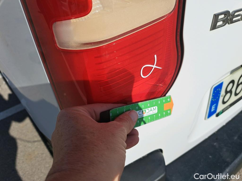  Citroen  Berlingo CITROEN  / 2018 / 3P / furgón derivado de turismo Talla M BlueHDi 100 WORKER #26