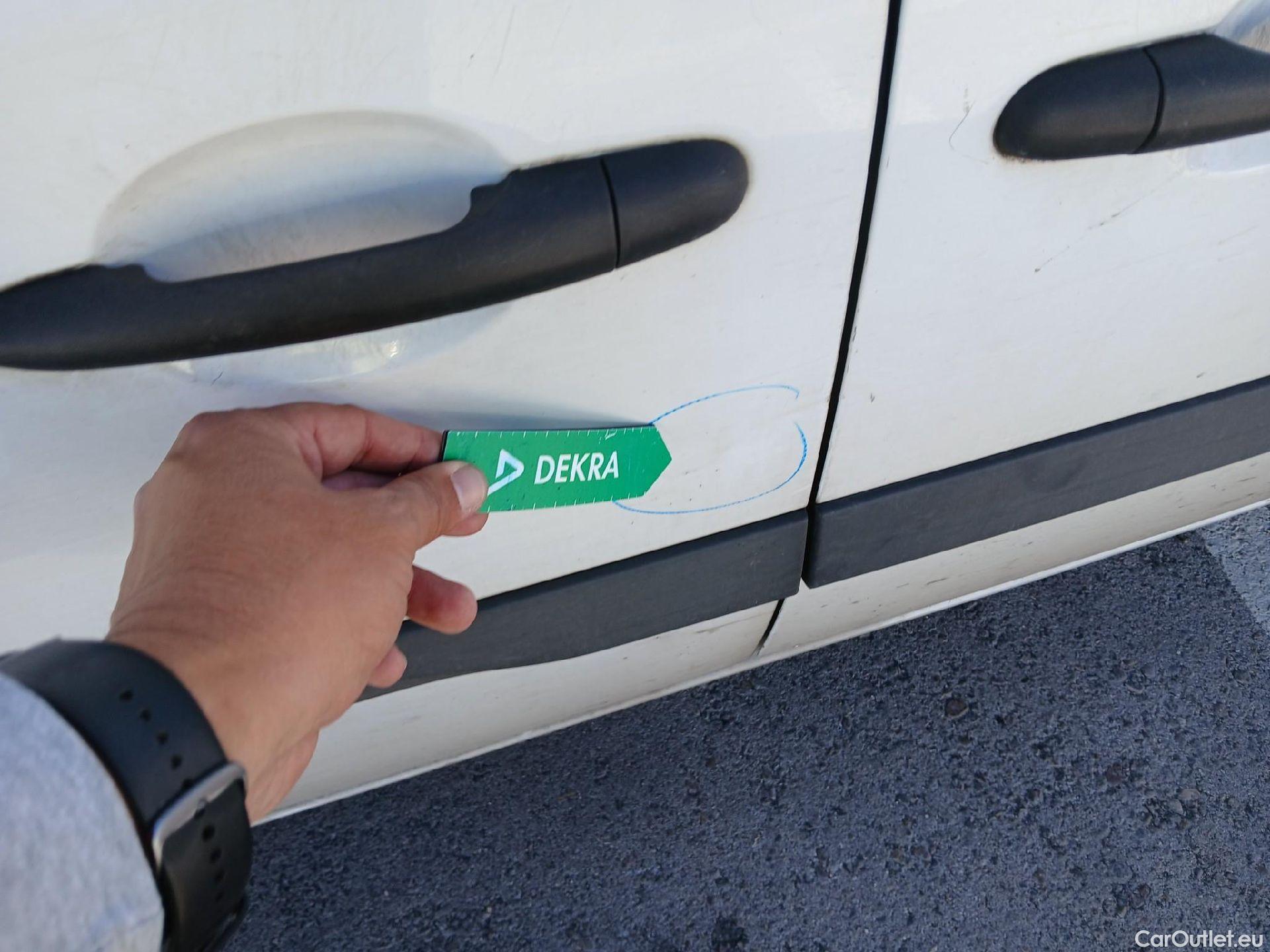  Mercedes  Citan MERCEDES-BENZ  / 2012 / 4P / furgón derivado de turismo 109 CDI Furgón Largo #31