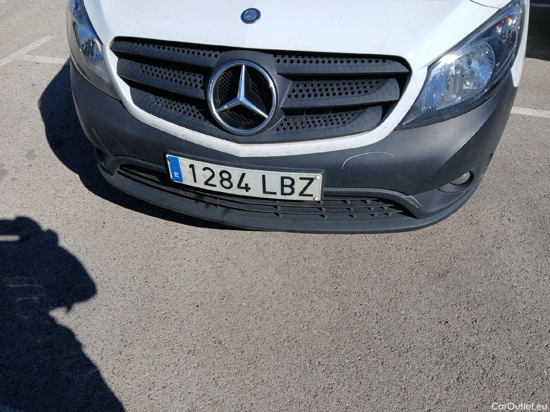  Mercedes  Citan MERCEDES-BENZ  / 2012 / 4P / furgón derivado de turismo 109 CDI Furgón Largo #11