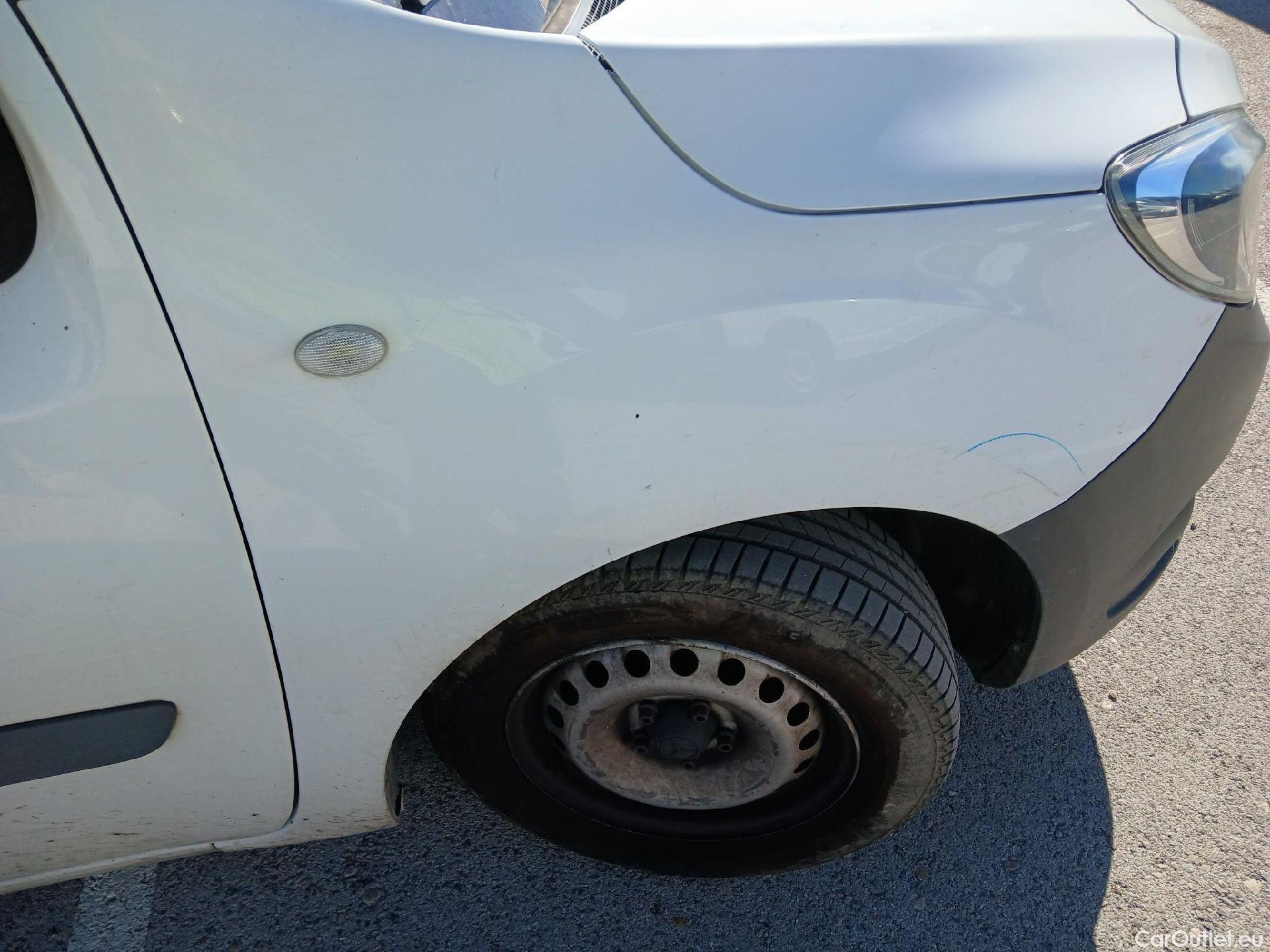  Mercedes  Citan MERCEDES-BENZ  / 2012 / 4P / furgón derivado de turismo 109 CDI Furgón Largo #36