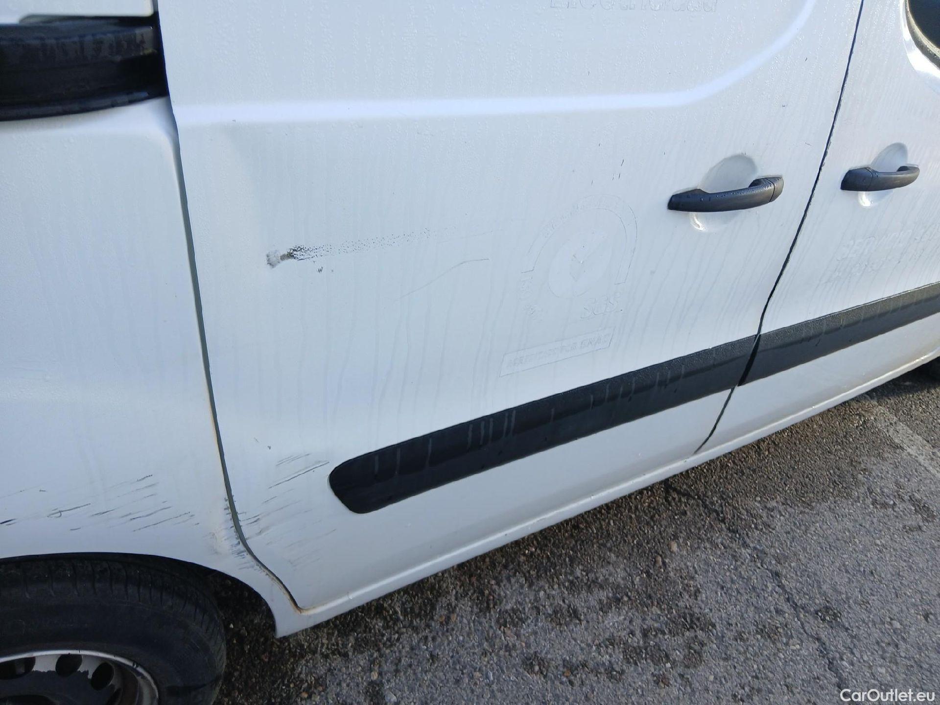  Citroen  Berlingo CITROEN  / 2015 / 3P / furgón derivado de turismo BlueHDi 74KW (100CV) #23