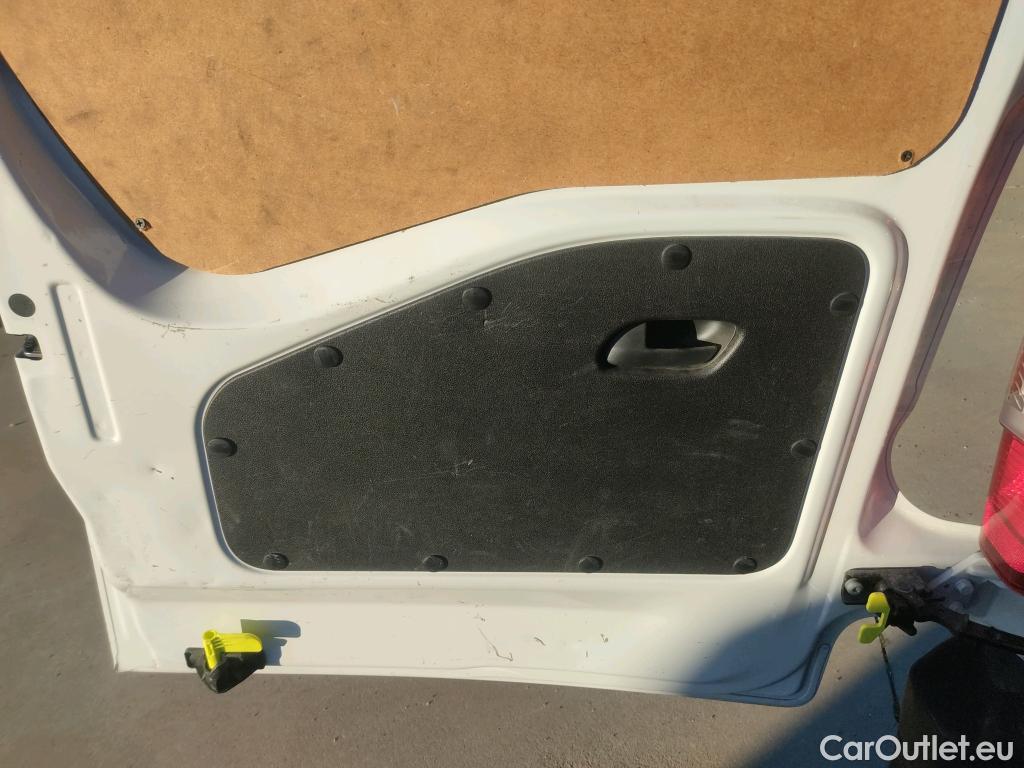  Opel  Combo OPEL  / 2018 / 3P / furgón derivado de turismo 1.5 TD 75kW (100CV) Express L H1 650kg #30