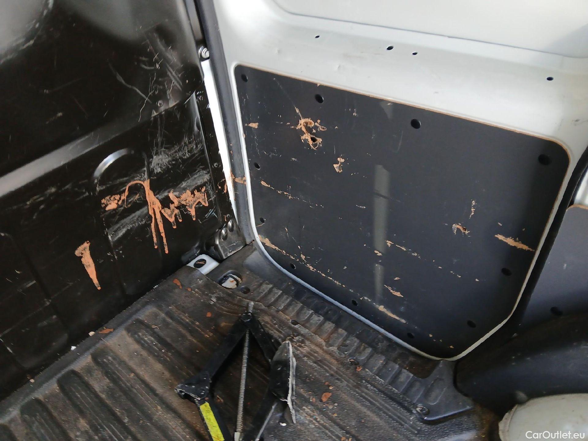  Mercedes  Citan MERCEDES-BENZ  / 2012 / 4P / furgón derivado de turismo 109 CDI Furgón Largo #7