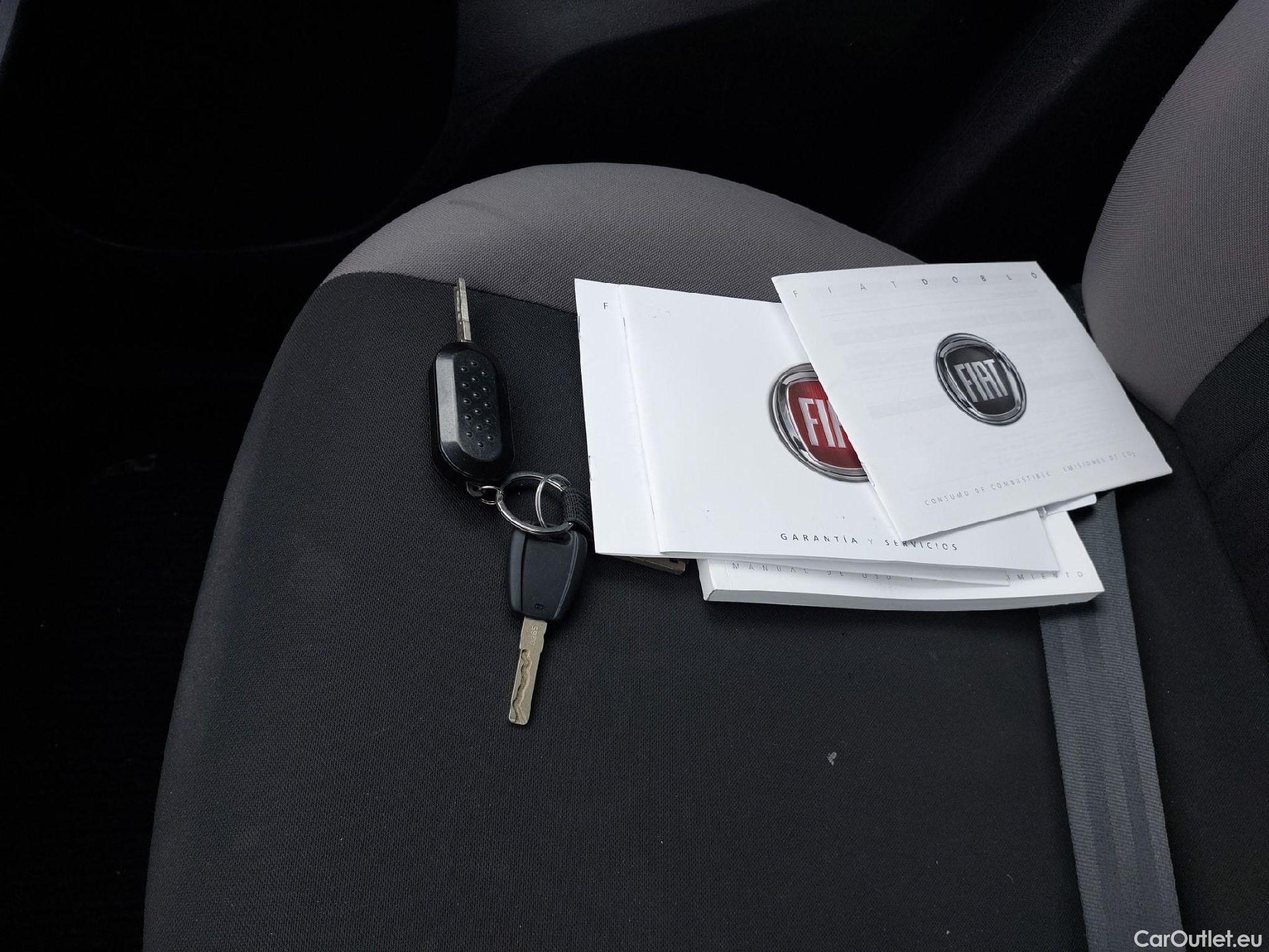  Fiat  Doblo FIAT Doblò Cargo / 2015 / 5P / combi Combi N1 SX 1.3 Mjet 70kW (95CV) #1