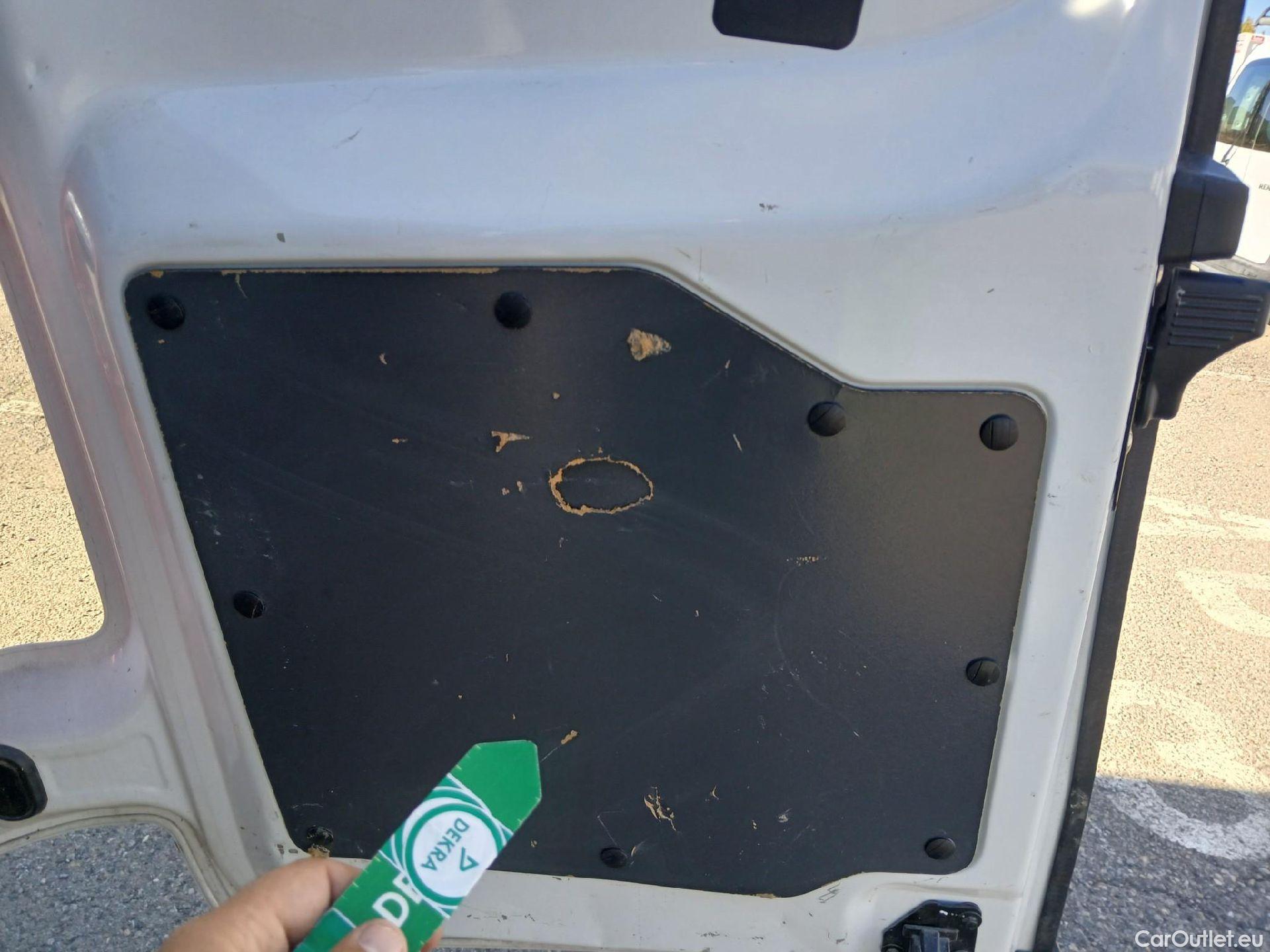  Peugeot  Expert PEUGEOT  / 2016 / 4P / furgón Furgón Pro 2.0 BlueHDi 120 S&S Standard #24