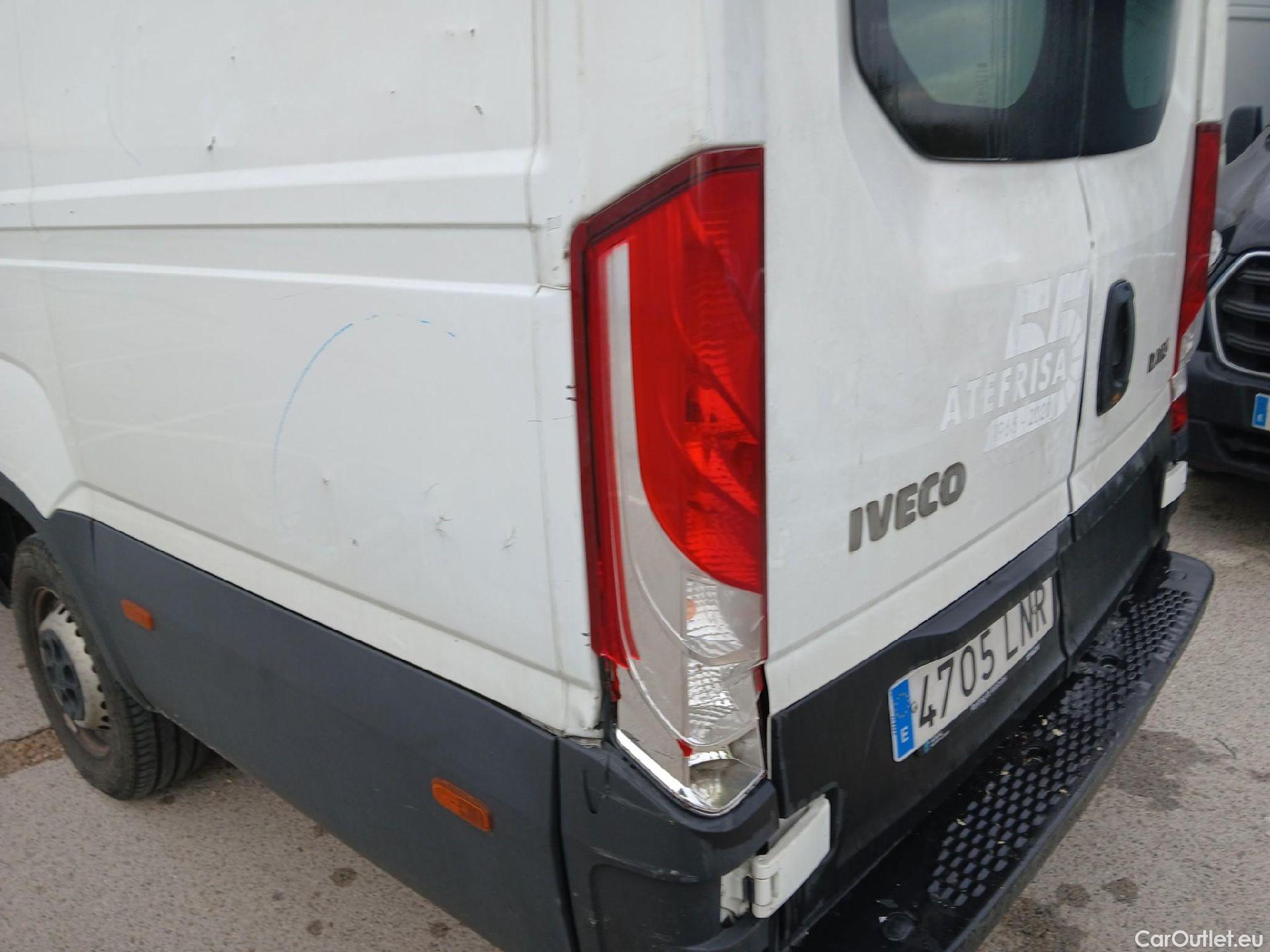 Iveco  Daily IVECO  / 2019 / 4P / combi 35S 14H V 4100/H2 16H M3 #36