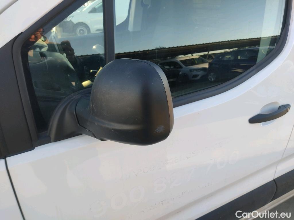  Opel  Combo OPEL  / 2018 / 3P / furgón derivado de turismo 1.5 TD 75kW (100CV) Express L H1 650kg #46