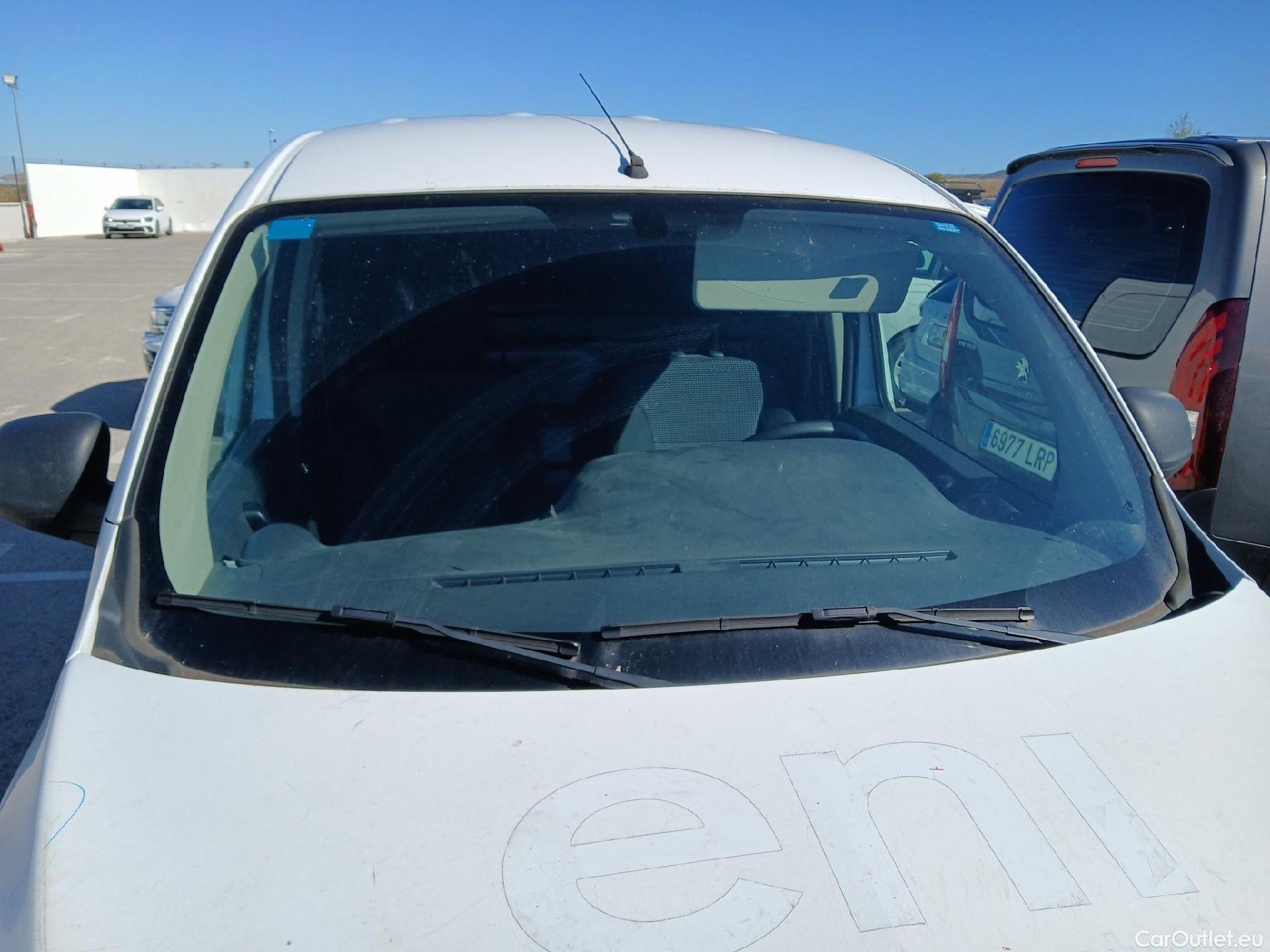  Mercedes  Citan MERCEDES-BENZ  / 2012 / 4P / furgón derivado de turismo 109 CDI Furgón Largo #15