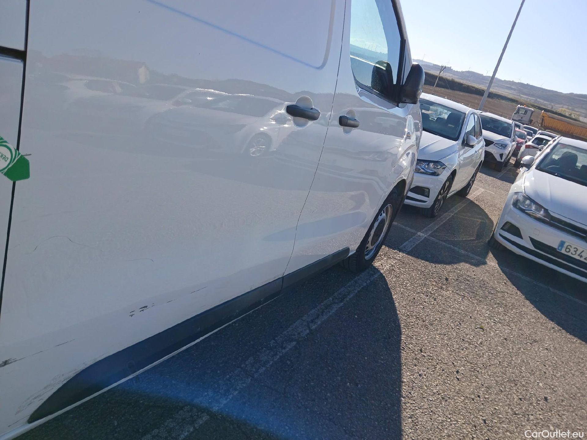  Peugeot  Expert PEUGEOT  / 2016 / 4P / furgón Furgón Pro 2.0 BlueHDi 120 S&S Standard #36