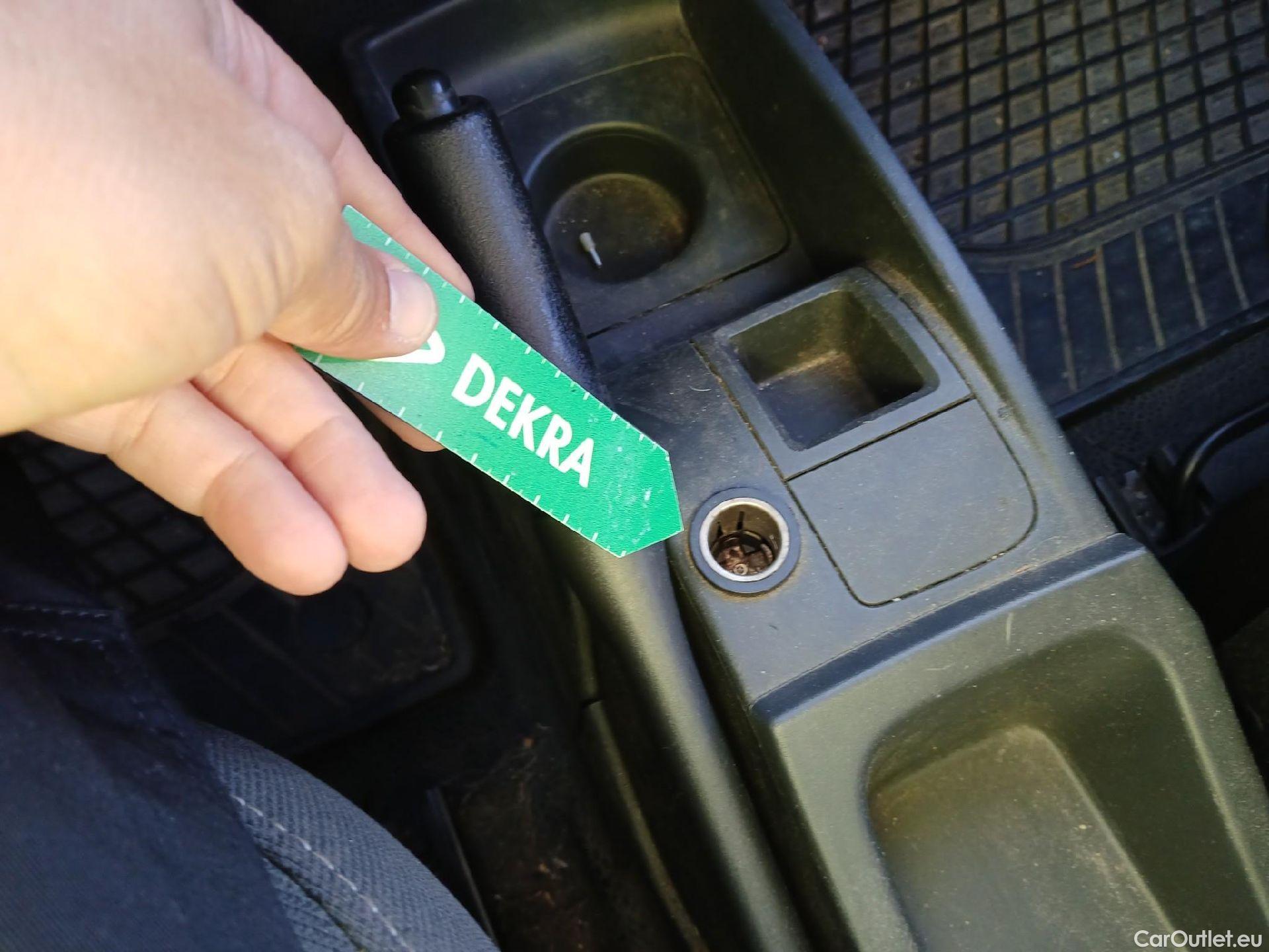  Mercedes  Citan MERCEDES-BENZ  / 2012 / 4P / furgón derivado de turismo 109 CDI Furgón Largo #3