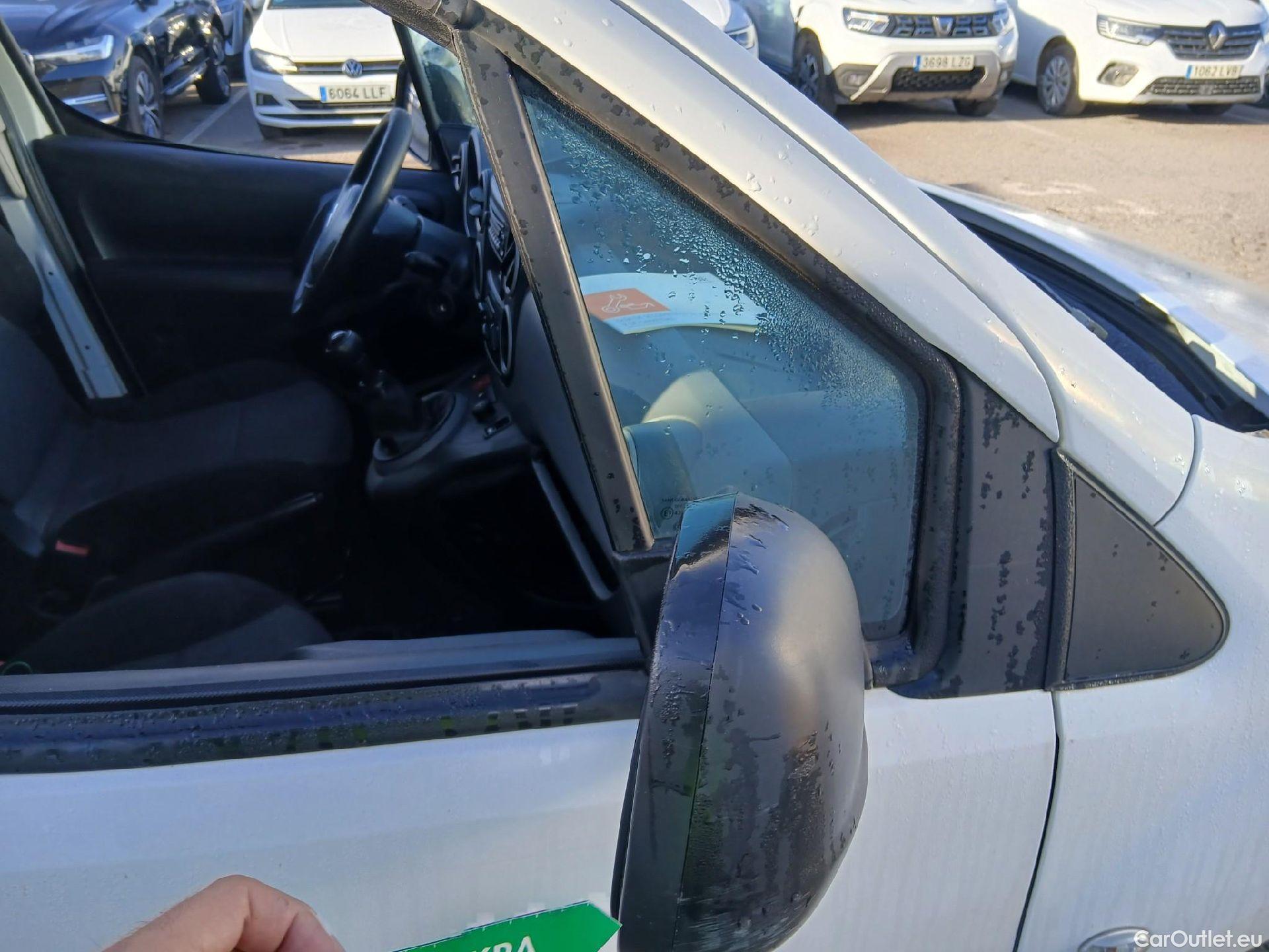  Citroen  Berlingo CITROEN  / 2015 / 3P / furgón derivado de turismo BlueHDi 74KW (100CV) #28