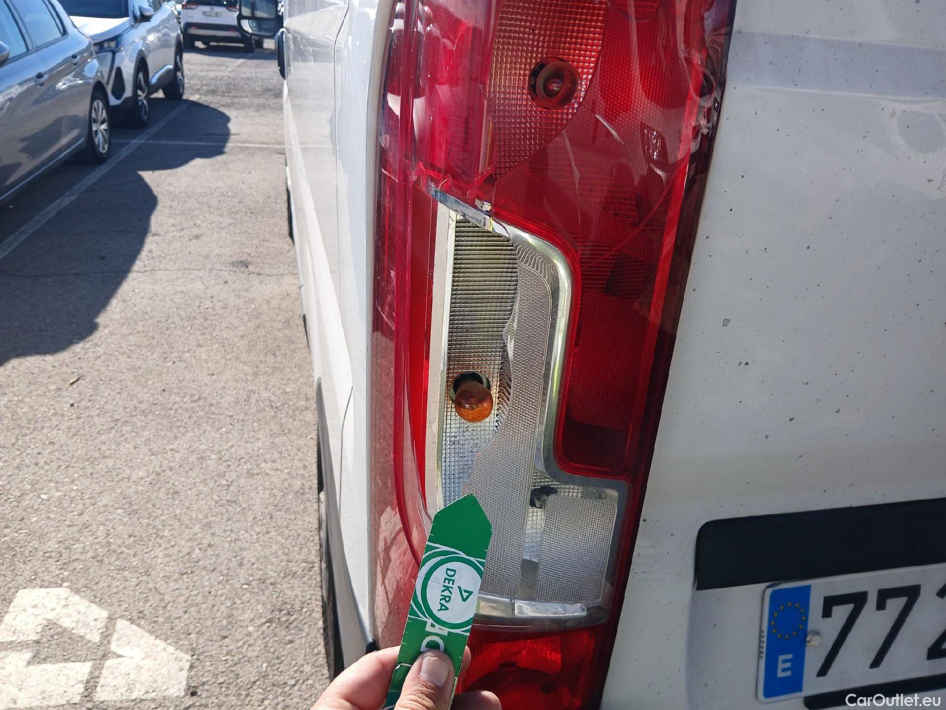  Peugeot  Boxer PEUGEOT  / 2014 / 4P / furgón 333 L2 H1 BHDI 103kW (140CV) S&S 6 V. M (AC) #72