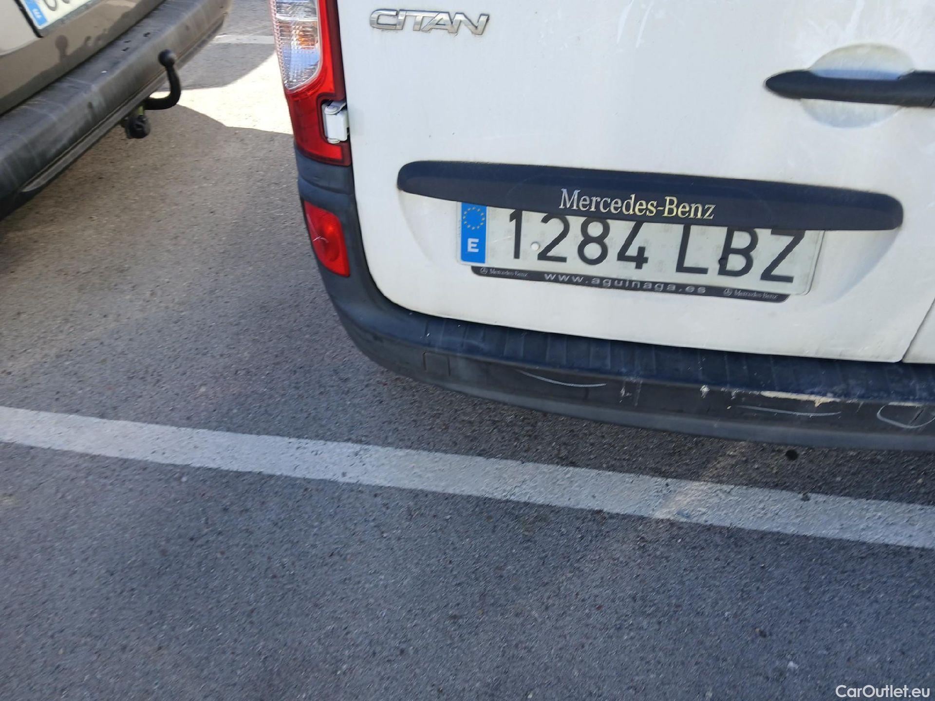  Mercedes  Citan MERCEDES-BENZ  / 2012 / 4P / furgón derivado de turismo 109 CDI Furgón Largo #22