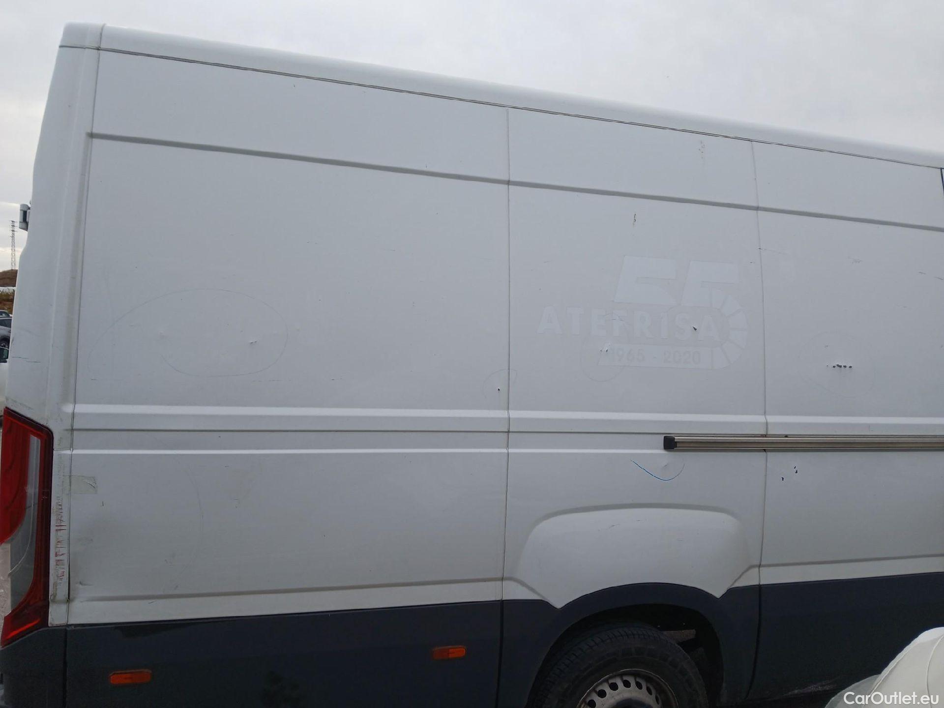  Iveco  Daily IVECO  / 2019 / 4P / combi 35S 14H V 4100/H2 16H M3 #44