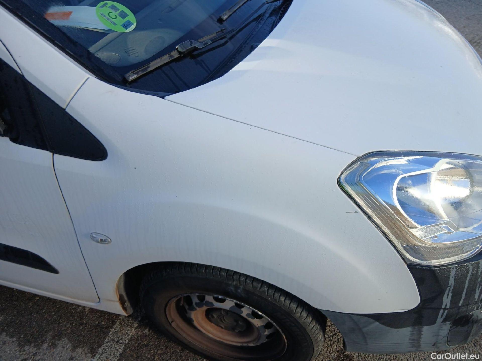  Citroen  Berlingo CITROEN  / 2015 / 3P / furgón derivado de turismo BlueHDi 74KW (100CV) #30