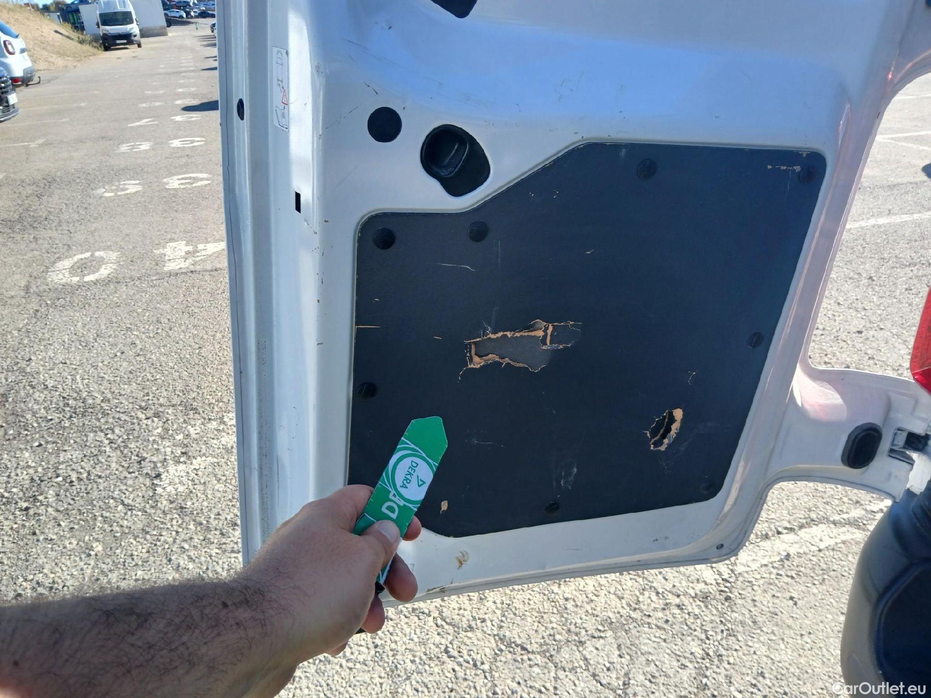  Peugeot  Expert PEUGEOT  / 2016 / 4P / furgón Furgón Pro 2.0 BlueHDi 120 S&S Standard #26