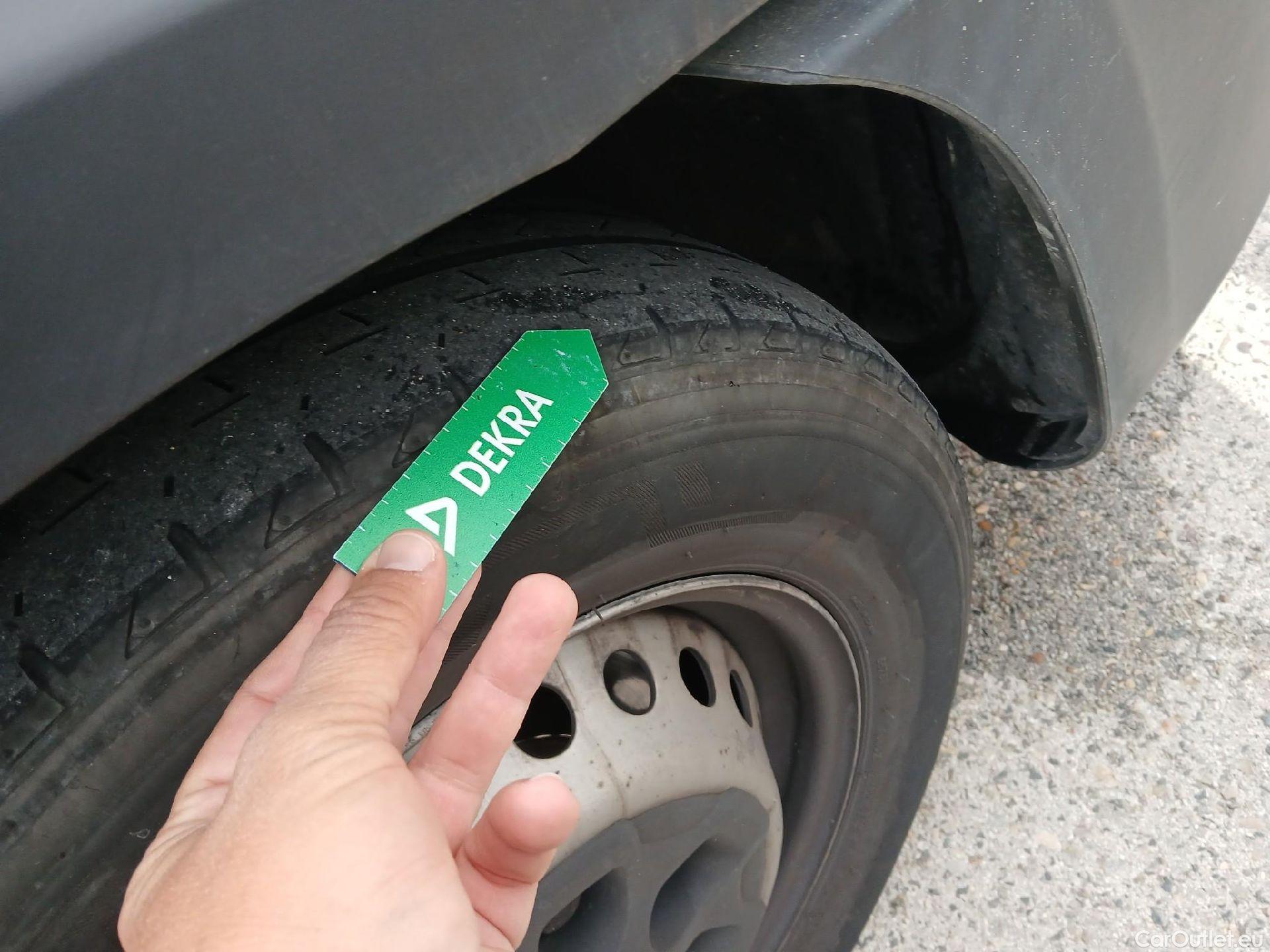  Iveco  Daily IVECO  / 2019 / 4P / combi 35S 14H V 4100/H2 16H M3 #26