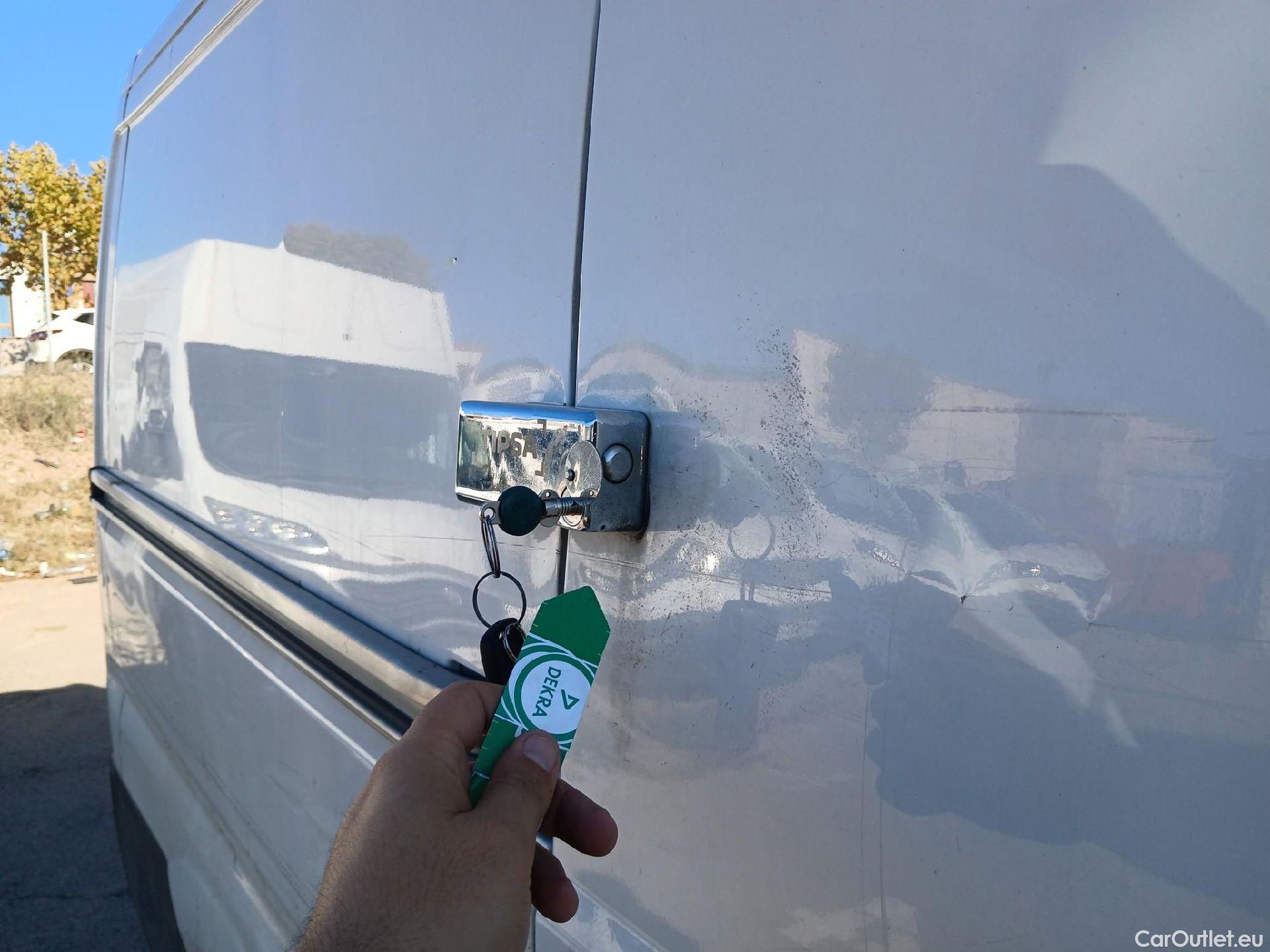  Peugeot  Boxer PEUGEOT  / 2014 / 4P / furgón 333 L2 H1 BHDI 103kW (140CV) S&S 6 V. M (AC) #85