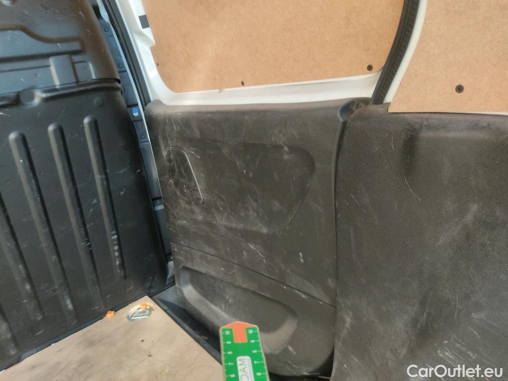  Opel  Combo OPEL  / 2018 / 3P / furgón derivado de turismo 1.5 TD 75kW (100CV) Express L H1 650kg #33