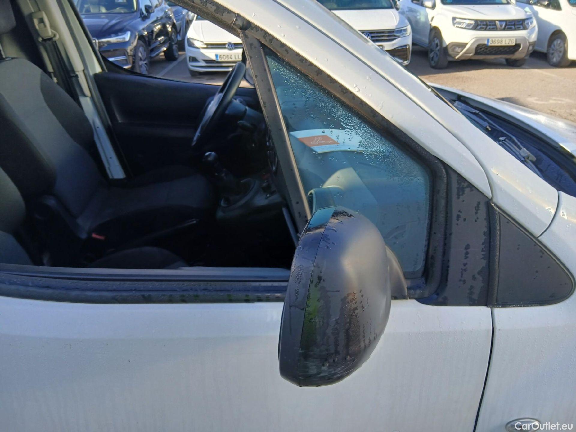  Citroen  Berlingo CITROEN  / 2015 / 3P / furgón derivado de turismo BlueHDi 74KW (100CV) #27