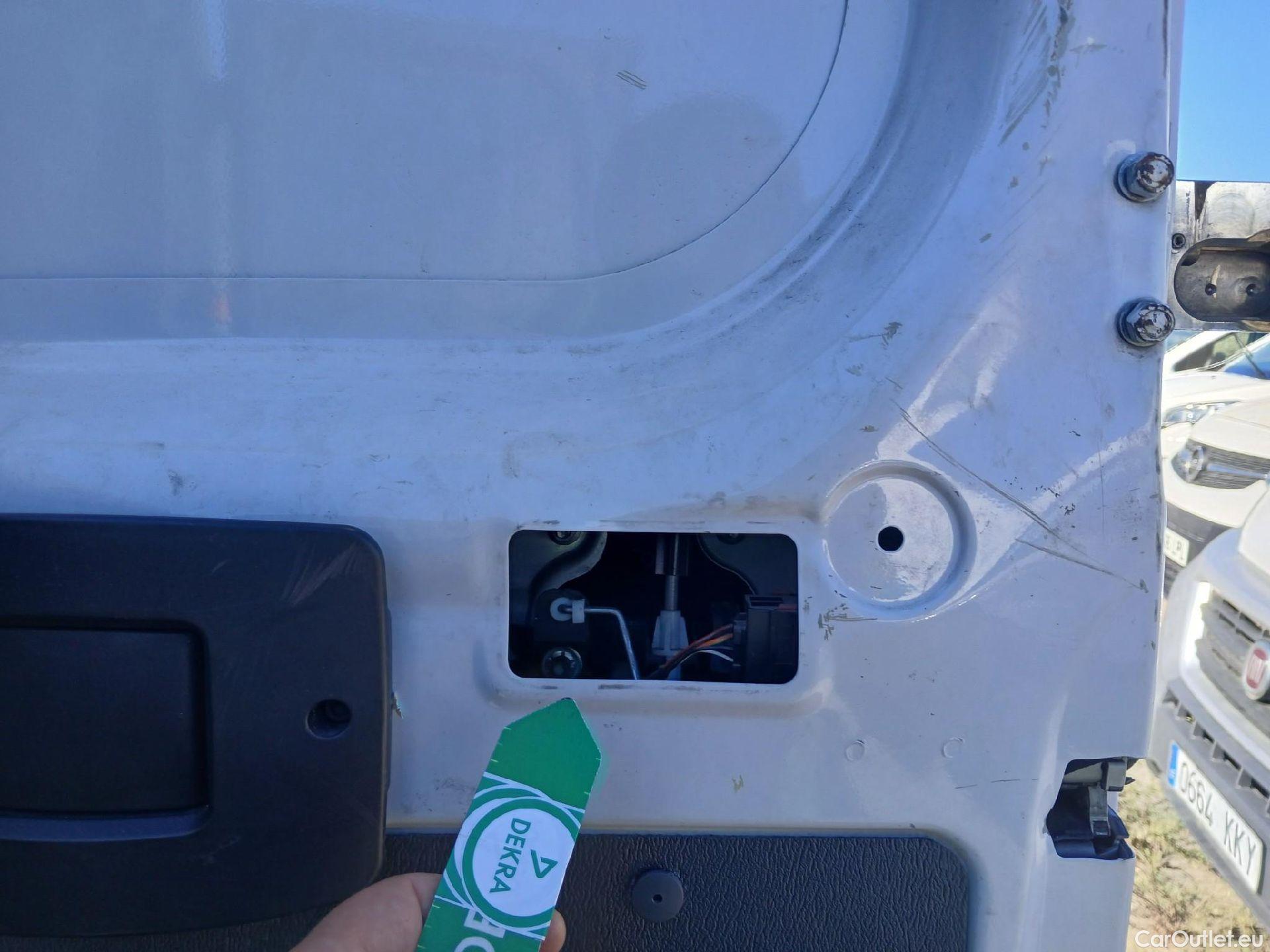  Peugeot  Boxer PEUGEOT  / 2014 / 4P / furgón 333 L2 H1 BHDI 103kW (140CV) S&S 6 V. M (AC) #33