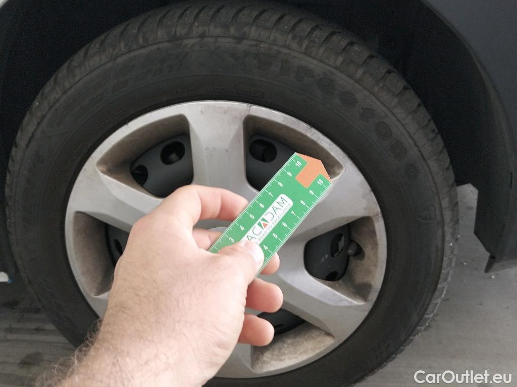  Dacia  Dokker DACIA  / 2013 / 4P / furgón derivado de turismo Van Essential Blue dCi 70kW (95CV) #24