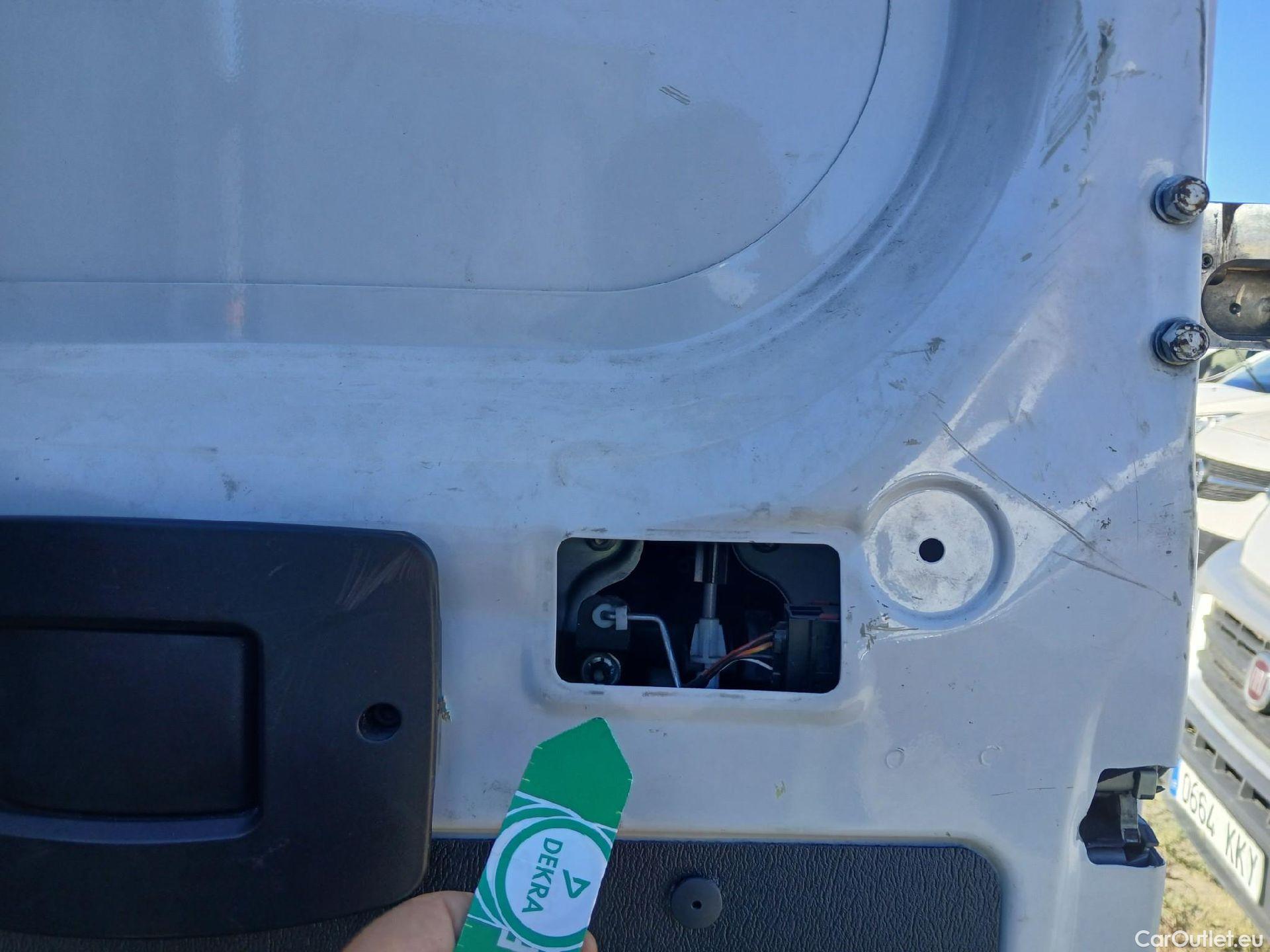  Peugeot  Boxer PEUGEOT  / 2014 / 4P / furgón 333 L2 H1 BHDI 103kW (140CV) S&S 6 V. M (AC) #32