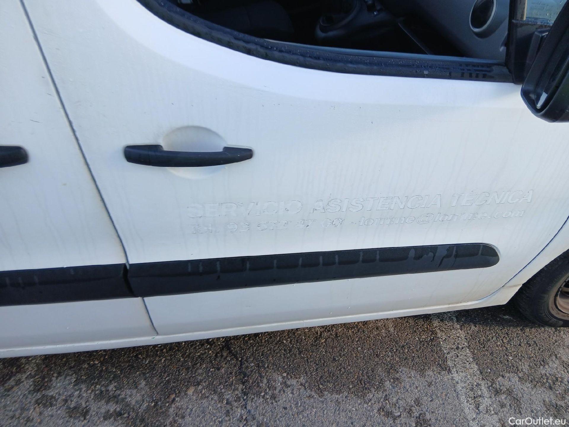  Citroen  Berlingo CITROEN  / 2015 / 3P / furgón derivado de turismo BlueHDi 74KW (100CV) #26