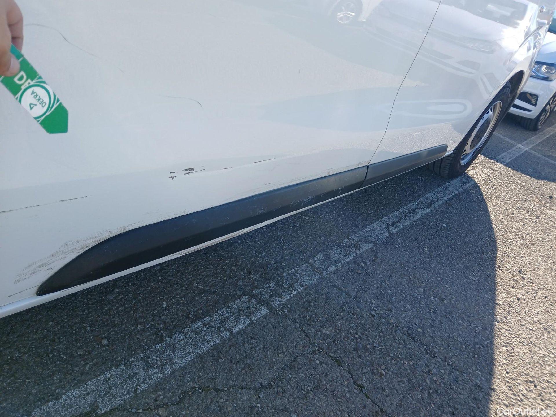  Peugeot  Expert PEUGEOT  / 2016 / 4P / furgón Furgón Pro 2.0 BlueHDi 120 S&S Standard #37