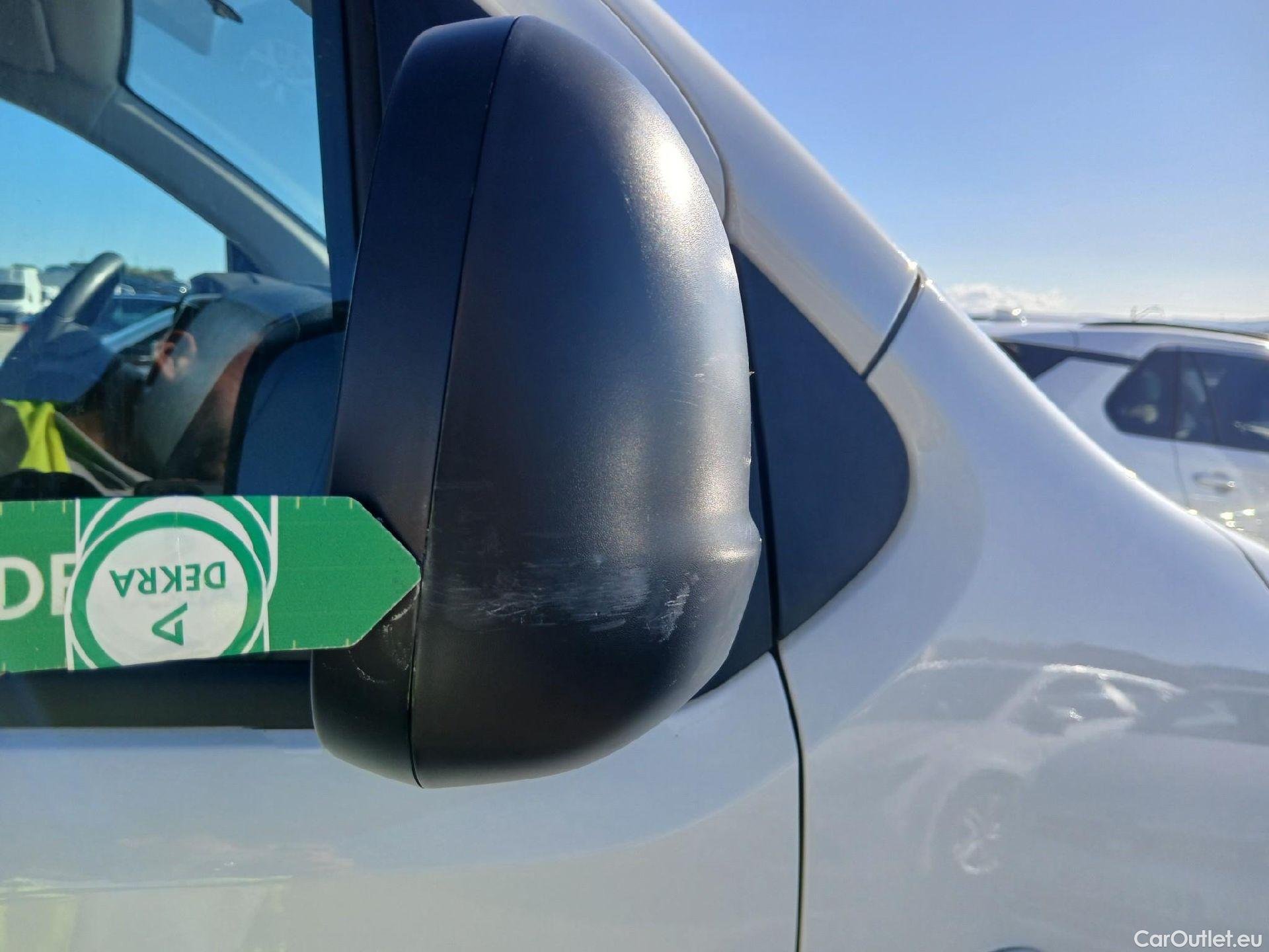  Peugeot  Expert PEUGEOT  / 2016 / 4P / furgón Furgón Pro 2.0 BlueHDi 120 S&S Standard #44