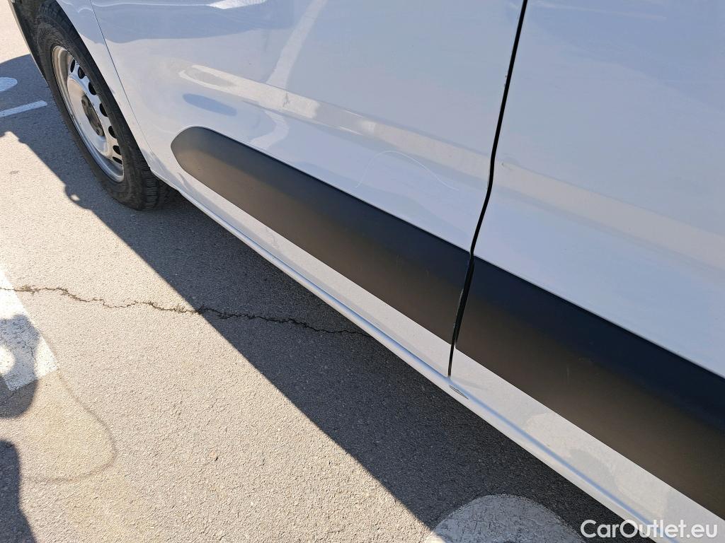  Citroen  Berlingo CITROEN  / 2018 / 3P / furgón derivado de turismo Talla M BlueHDi 100 WORKER #69