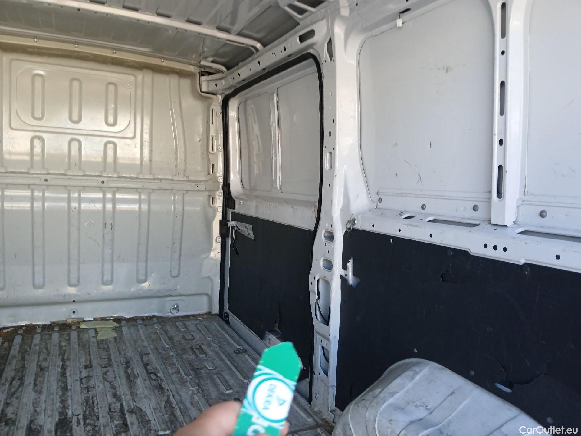  Peugeot  Boxer PEUGEOT  / 2014 / 4P / furgón 333 L2 H1 BHDI 103kW (140CV) S&S 6 V. M (AC) #26