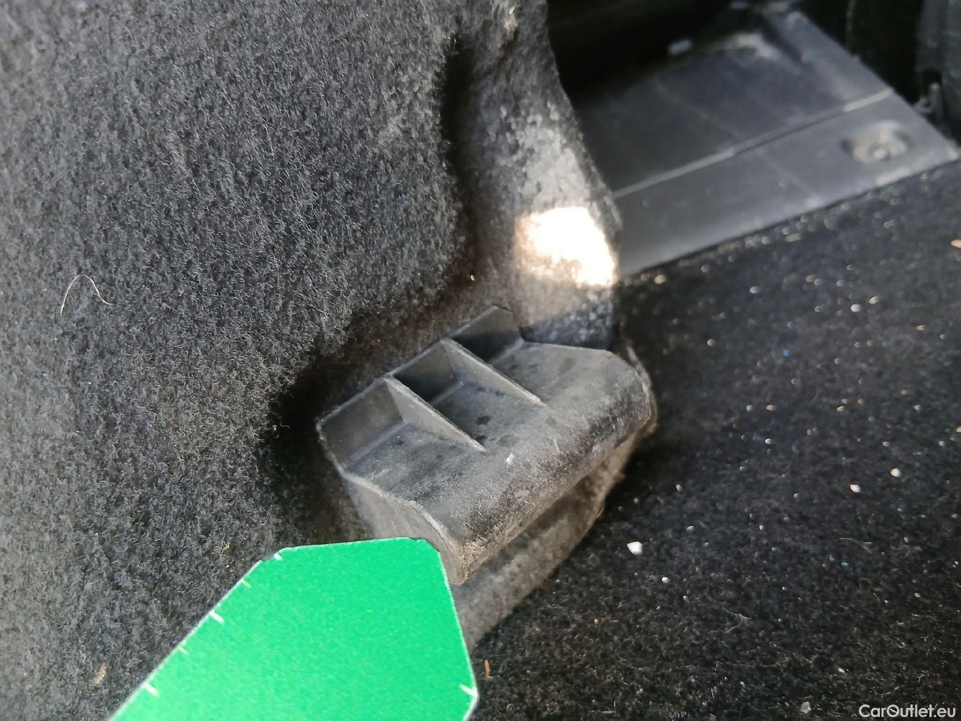  Peugeot  RIFTER PEUGEOT  / 2018 / 5P / monovolumen compacto Active Standard BlueHDi 73kW #29