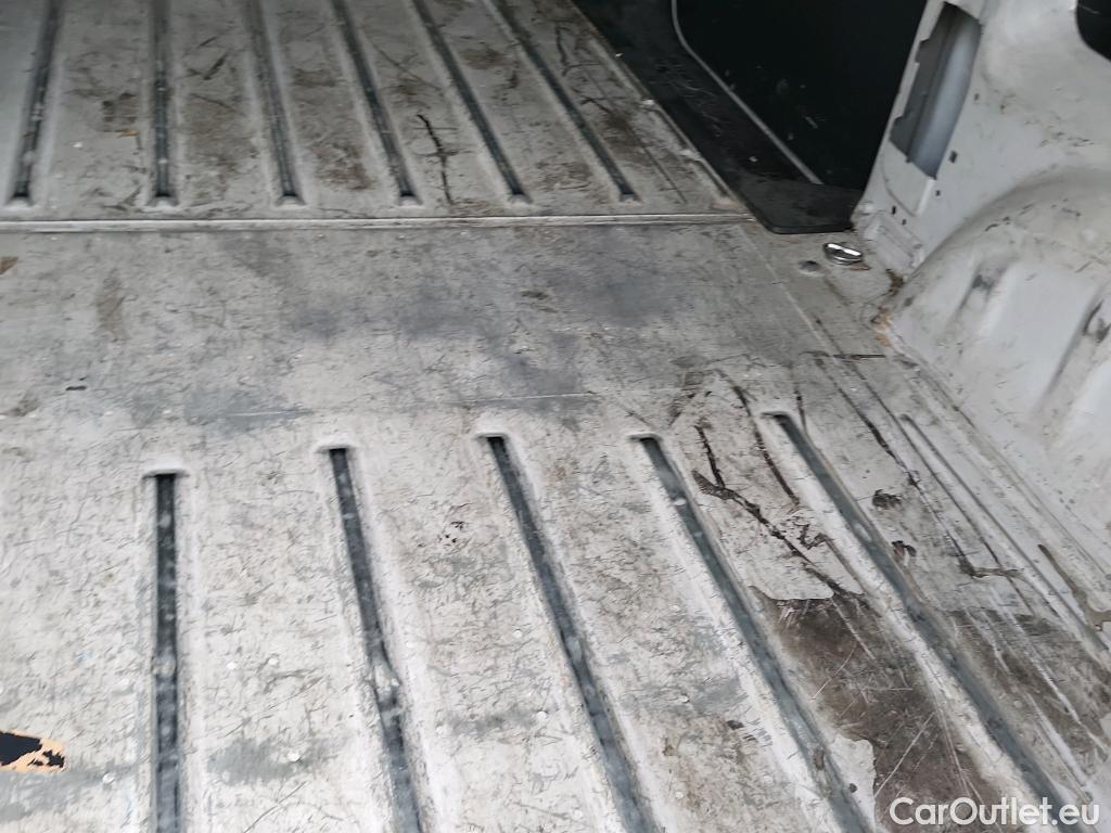  Peugeot  Expert PEUGEOT  / 2016 / 4P / furgón Furgón BlueHDi 100 S&S 6v Standard #14