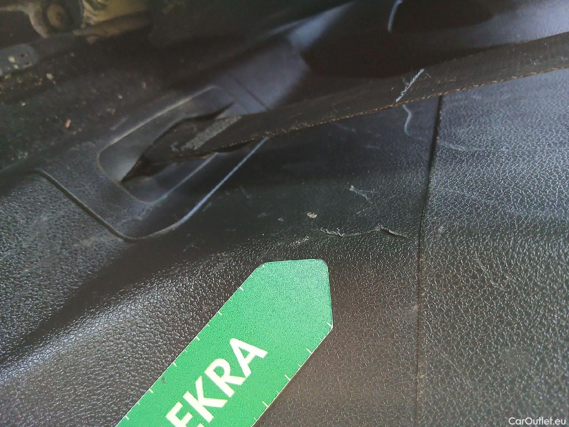  Peugeot  RIFTER PEUGEOT  / 2018 / 5P / monovolumen compacto Active Standard BlueHDi 73kW #51