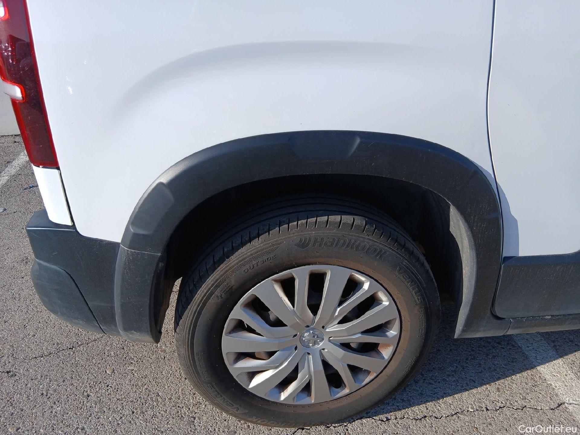  Peugeot  RIFTER PEUGEOT  / 2018 / 5P / monovolumen compacto Active Standard BlueHDi 73kW #43