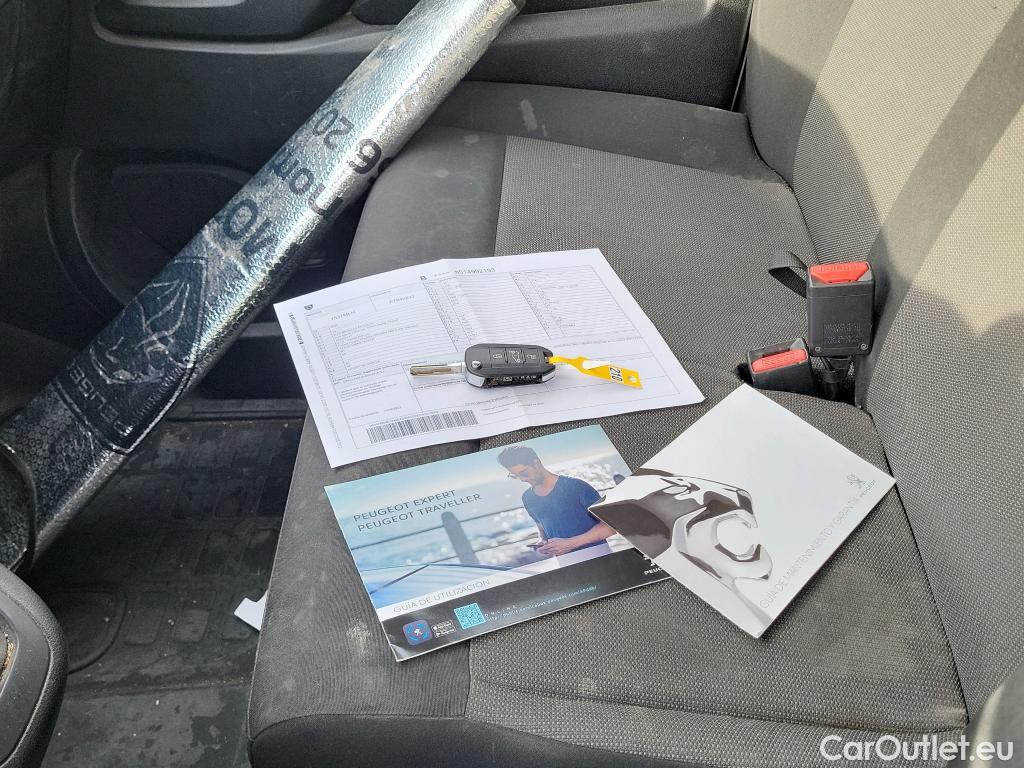  Peugeot  Expert PEUGEOT  / 2016 / 4P / furgón Furgón BlueHDi 100 S&S 6v Standard #47