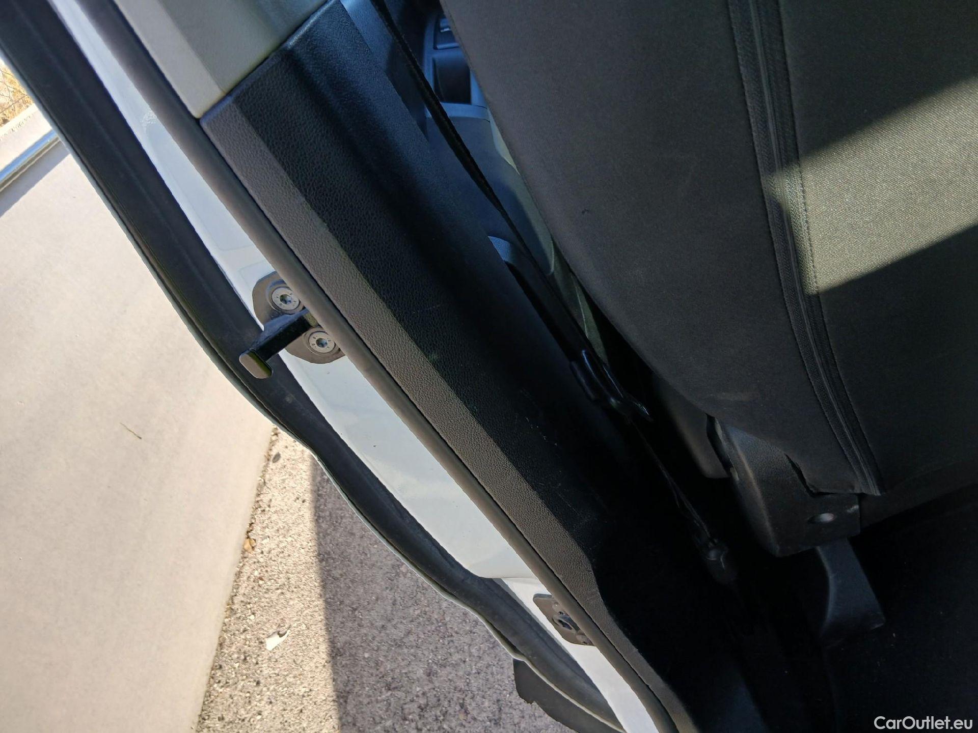  Peugeot  RIFTER PEUGEOT  / 2018 / 5P / monovolumen compacto Active Standard BlueHDi 73kW #57