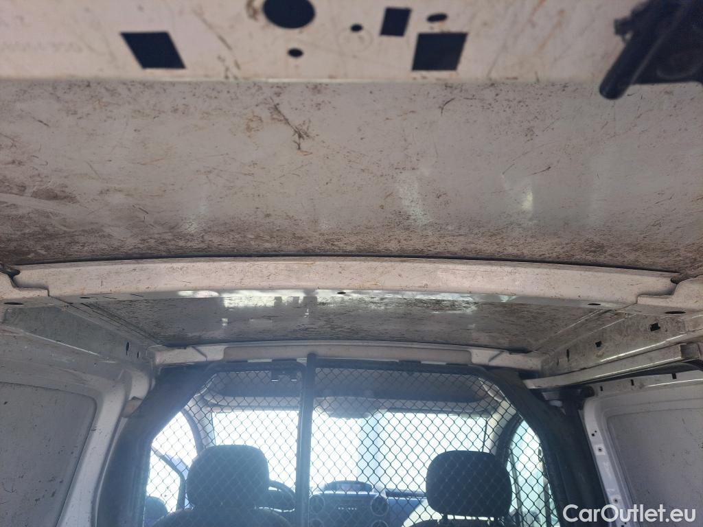  Peugeot  Partner PEUGEOT  / 2015 / 3P / furgón derivado de turismo Furgón Confort L1 BlueHDi 73KW (100CV) #94