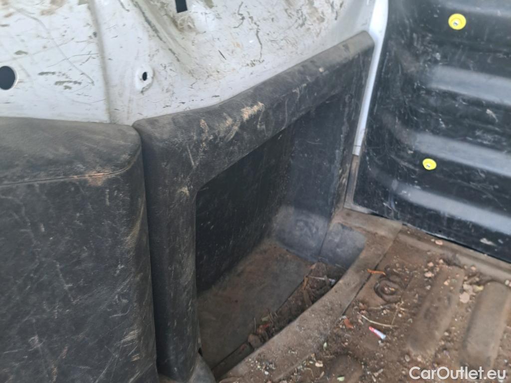  Peugeot  Partner PEUGEOT  / 2015 / 3P / furgón derivado de turismo Furgón Confort L1 BlueHDi 73KW (100CV) #68