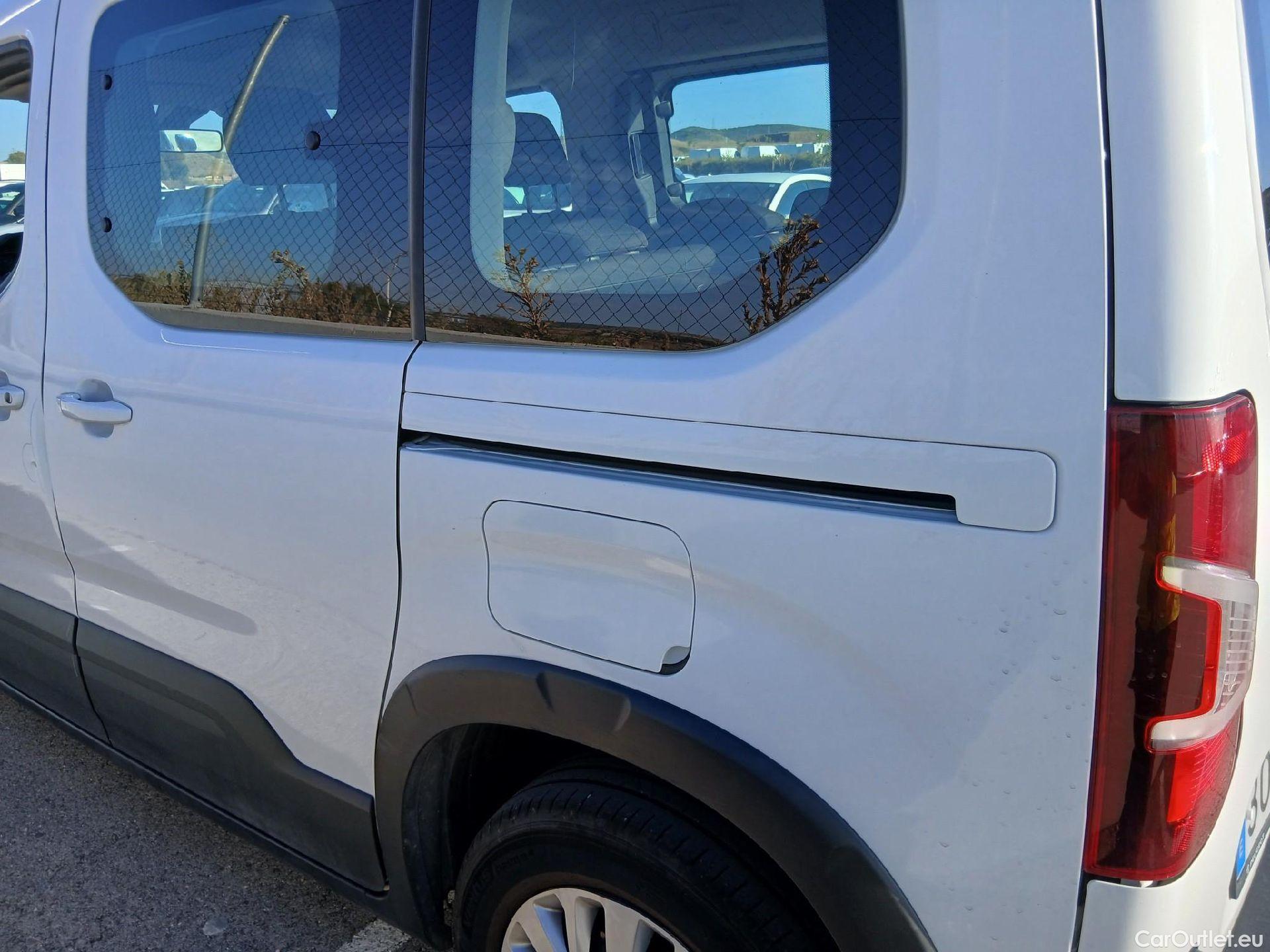  Peugeot  RIFTER PEUGEOT  / 2018 / 5P / monovolumen compacto Active Standard BlueHDi 73kW #21