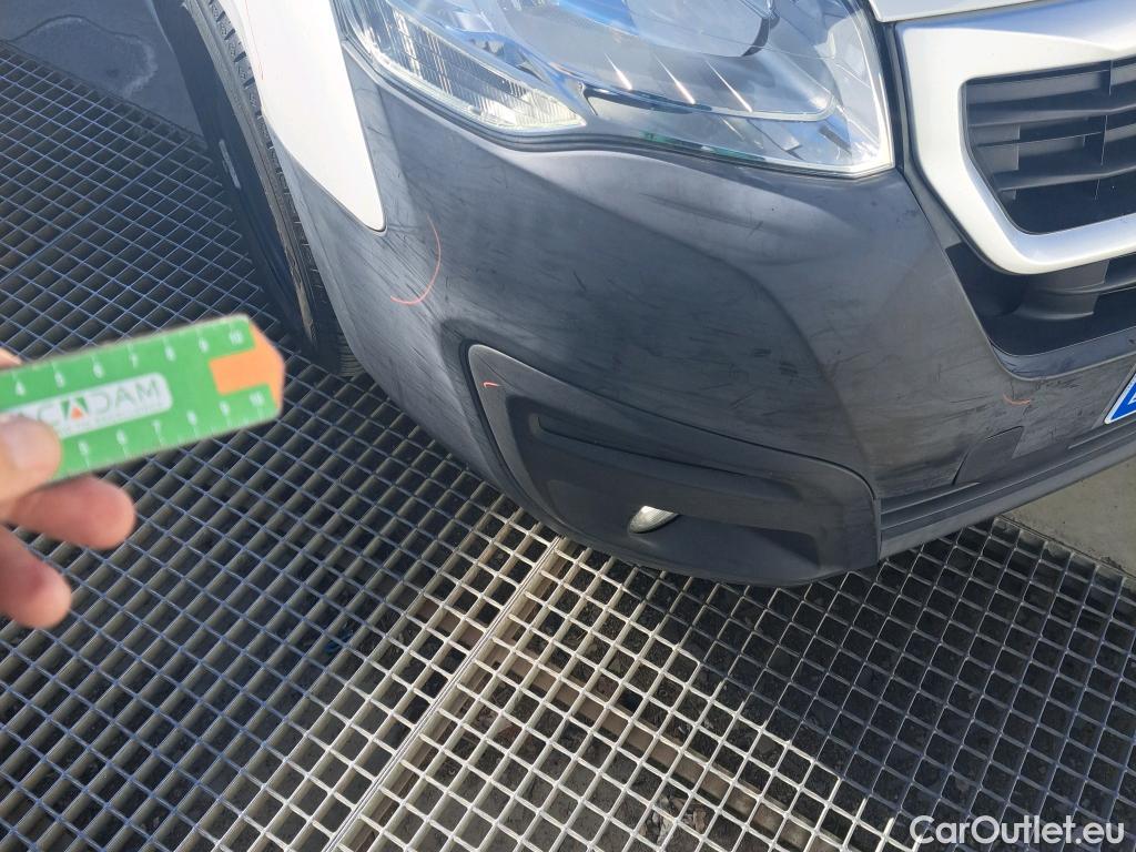  Peugeot  Partner PEUGEOT  / 2015 / 3P / furgón derivado de turismo Furgón Confort L1 BlueHDi 73KW (100CV) #81