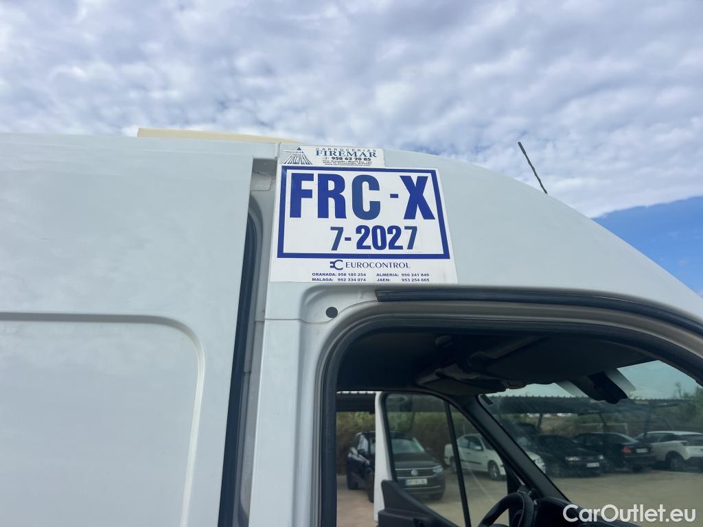  Renault  Master RENAULT TRUCKS UK  VU 4p 3G furgón FWD 3T5 E6 150CV L2H2 ISOTERMO + EQUIPO DE FRIO #42