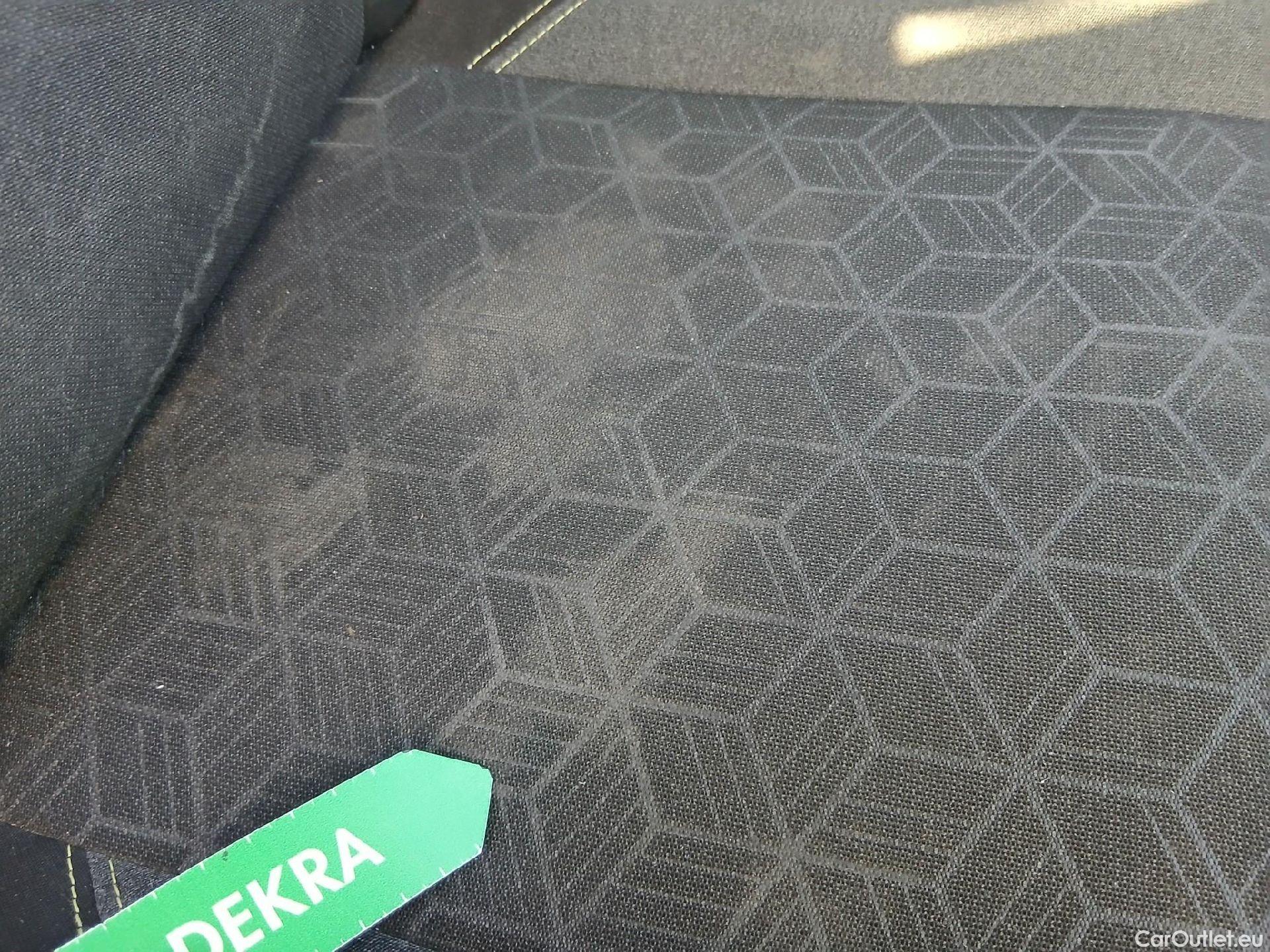  Peugeot  RIFTER PEUGEOT  / 2018 / 5P / monovolumen compacto Active Standard BlueHDi 73kW #52