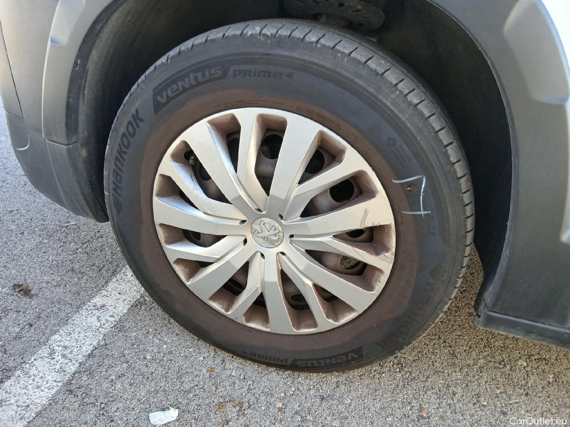  Peugeot  RIFTER PEUGEOT  / 2018 / 5P / monovolumen compacto Active Standard BlueHDi 73kW #19