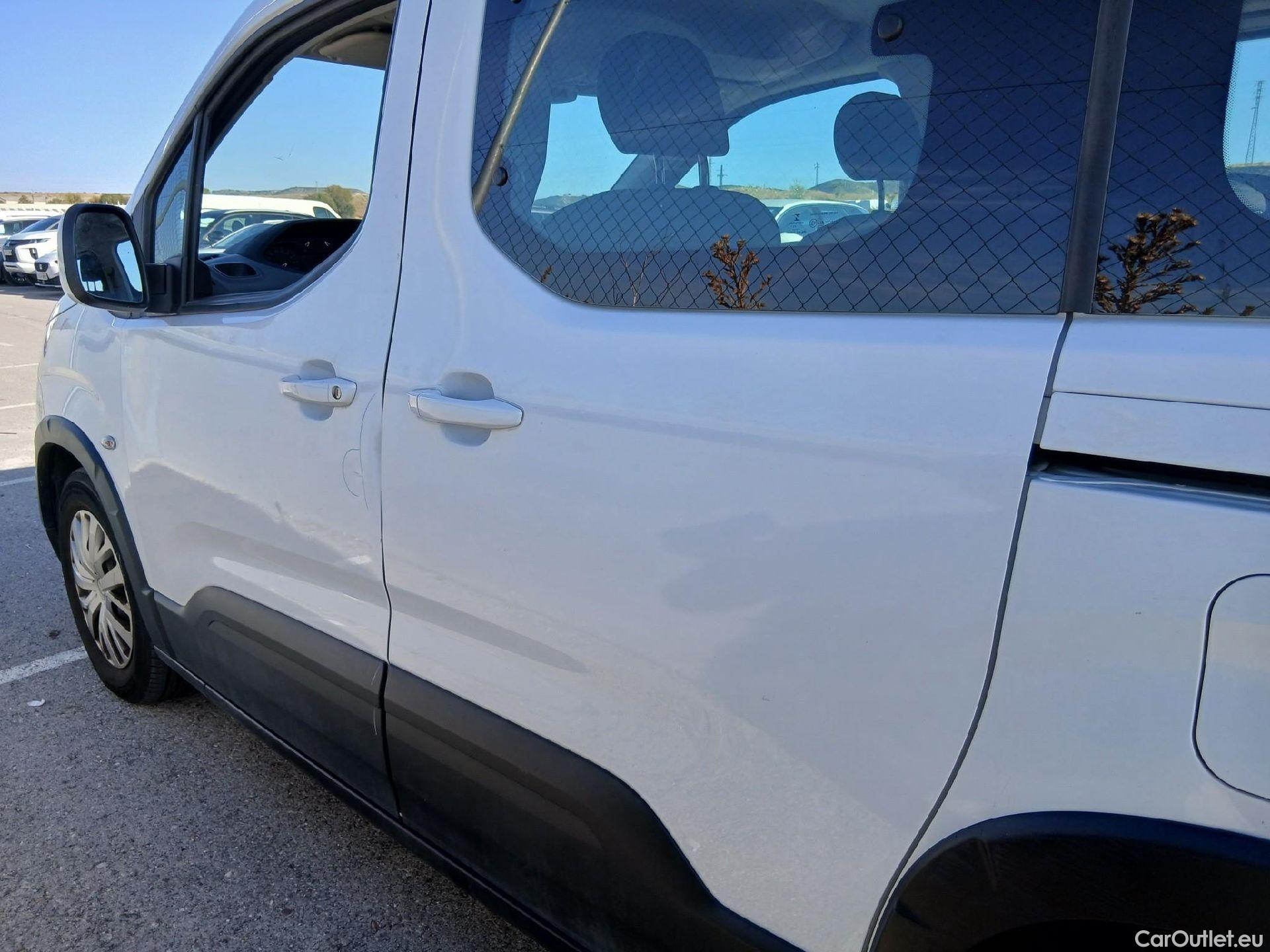  Peugeot  RIFTER PEUGEOT  / 2018 / 5P / monovolumen compacto Active Standard BlueHDi 73kW #16