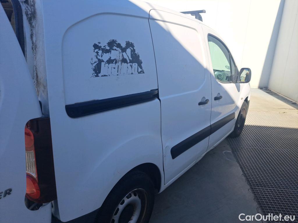  Peugeot  Partner PEUGEOT  / 2015 / 3P / furgón derivado de turismo Furgón Confort L1 BlueHDi 73KW (100CV) #37