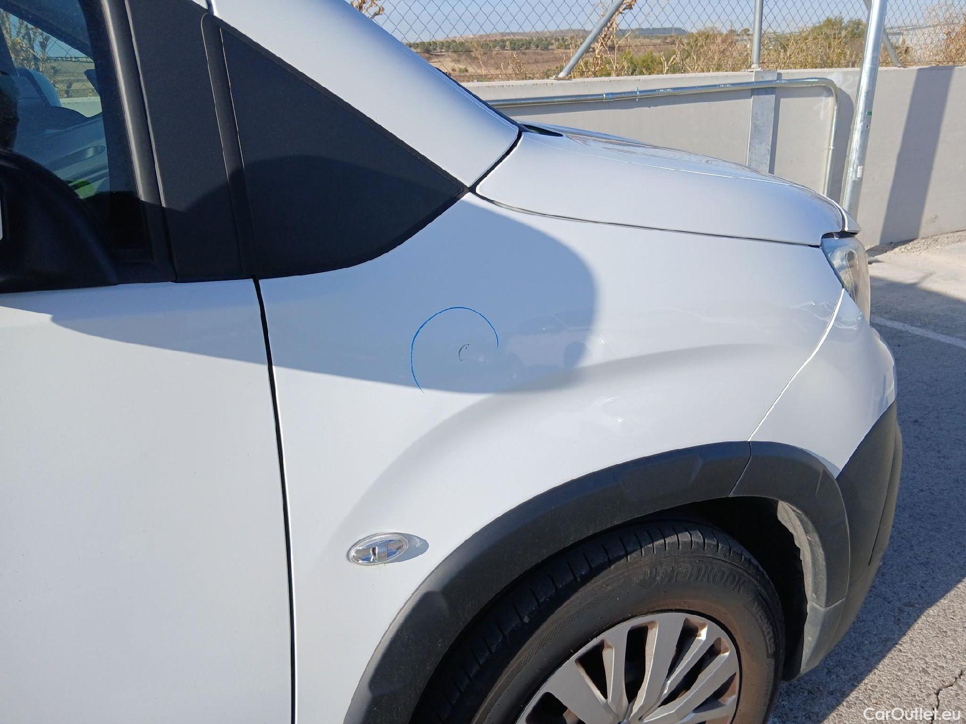  Peugeot  RIFTER PEUGEOT  / 2018 / 5P / monovolumen compacto Active Standard BlueHDi 73kW #48