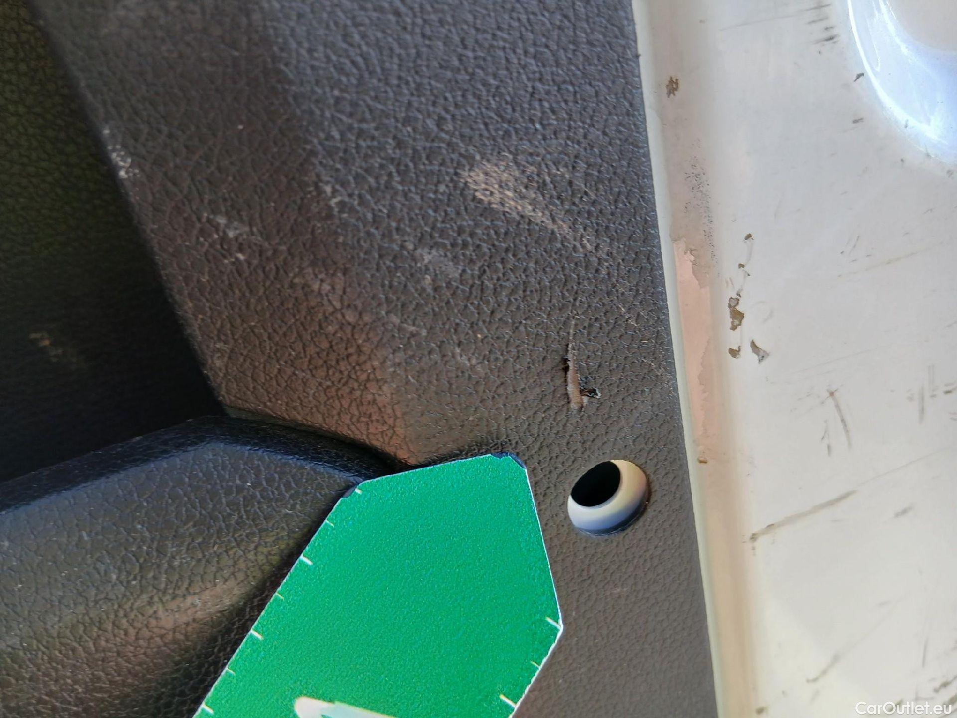  Peugeot  RIFTER PEUGEOT  / 2018 / 5P / monovolumen compacto Active Standard BlueHDi 73kW #39