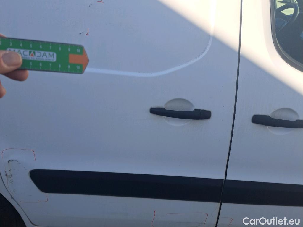  Peugeot  Partner PEUGEOT  / 2015 / 3P / furgón derivado de turismo Furgón Confort L1 BlueHDi 73KW (100CV) #17